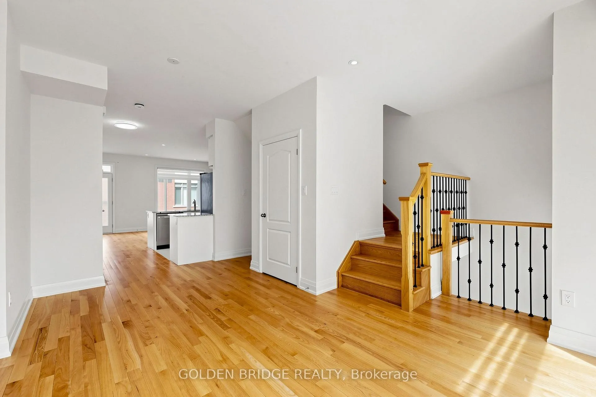 Photo 4 of 40 William Saville Street, Markham, Unionville — HOMEH