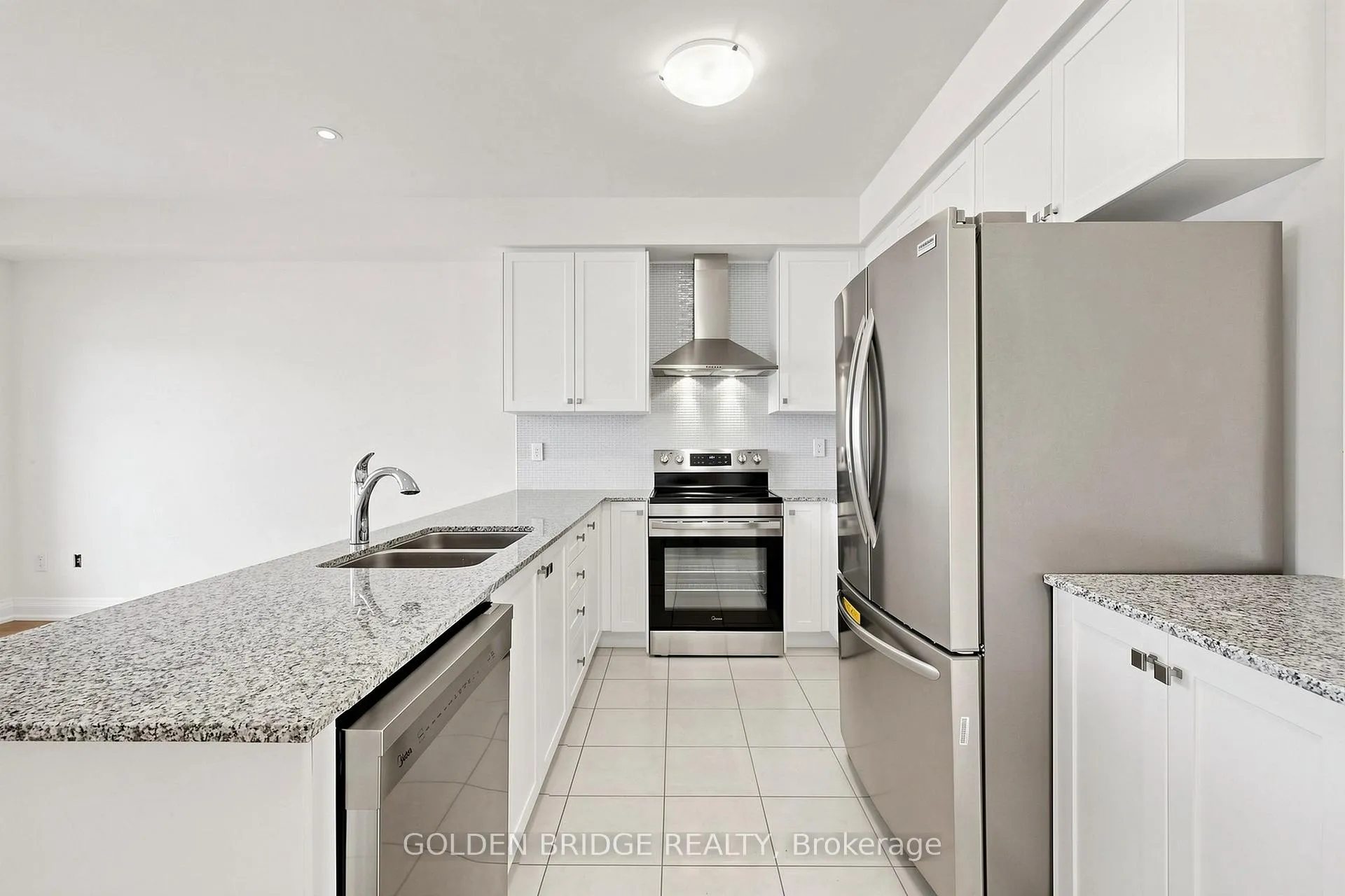Photo 8 of 40 William Saville Street, Markham, Unionville — HOMEH