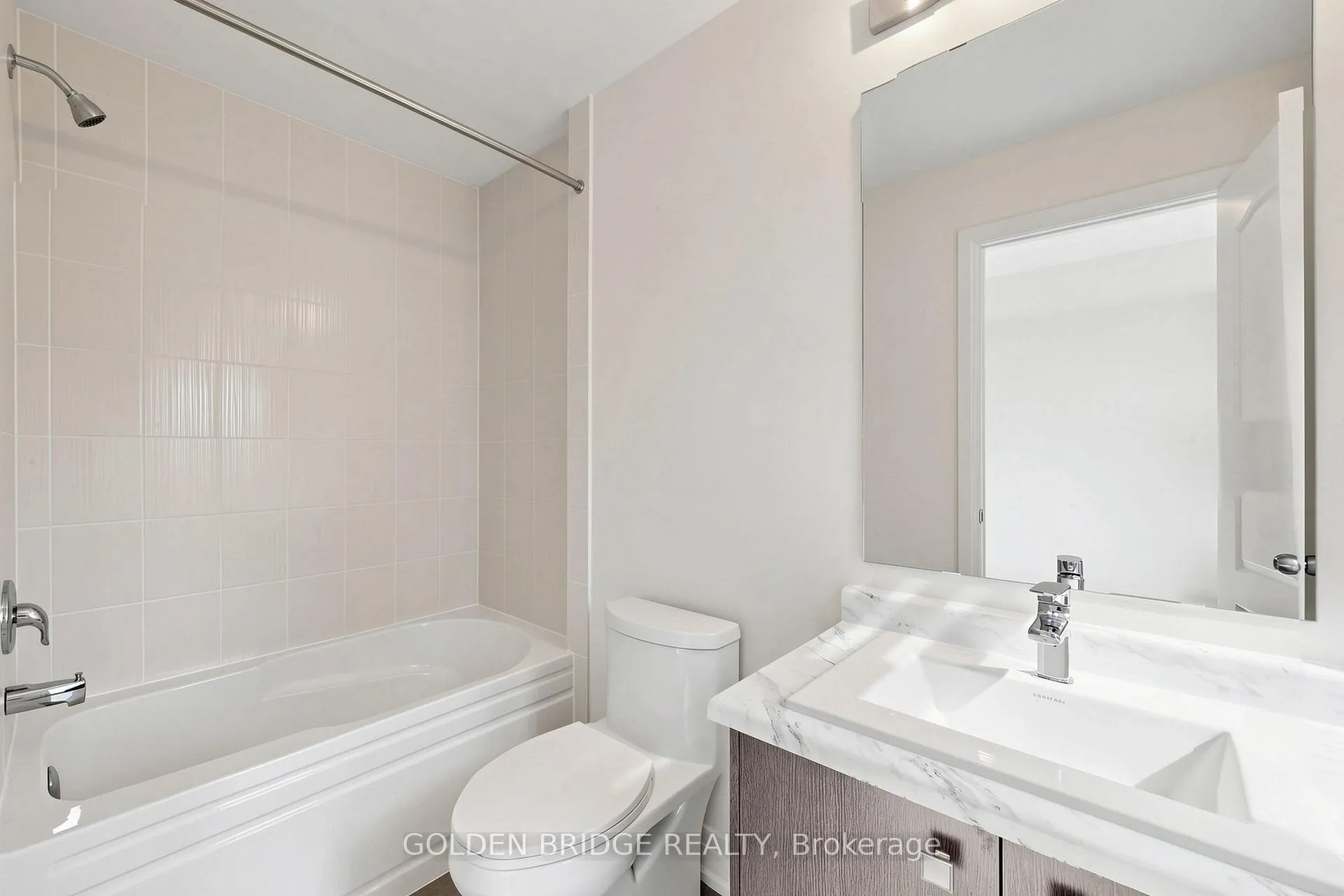 Photo 15 of 40 William Saville Street, Markham, Unionville — HOMEH