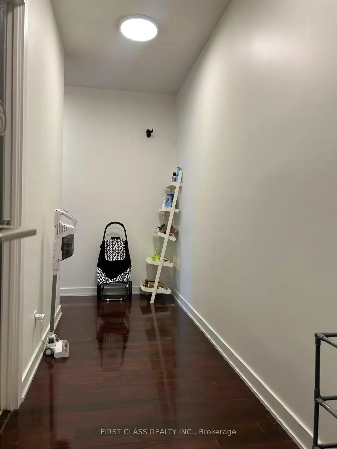 Photo 4 of Unit 1409, 33 Charles Street E, Toronto, Church-Yonge Corridor — HOMEH