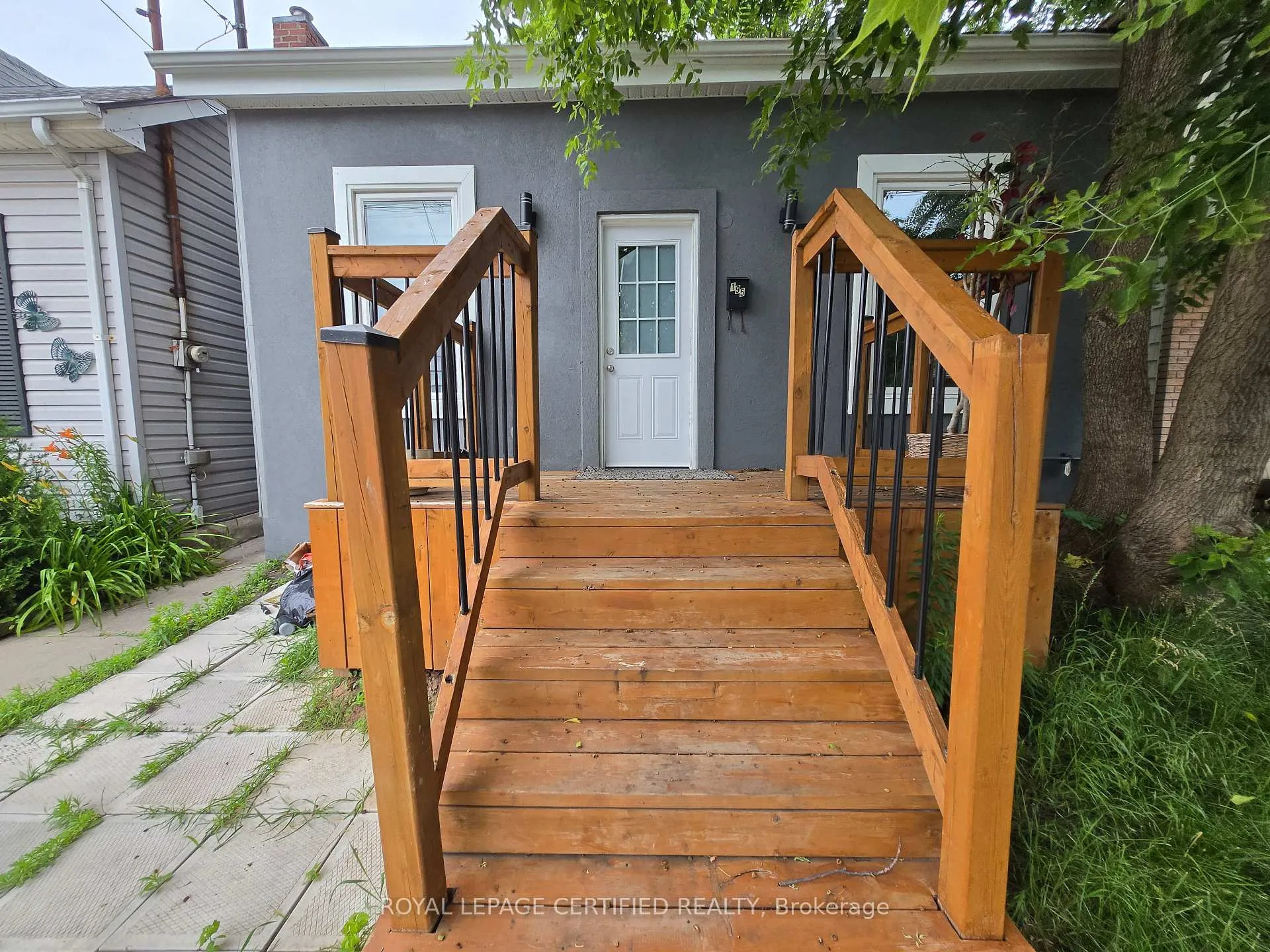 Photo 1 of 195 Picton Street E, Hamilton, North End — HOMEH