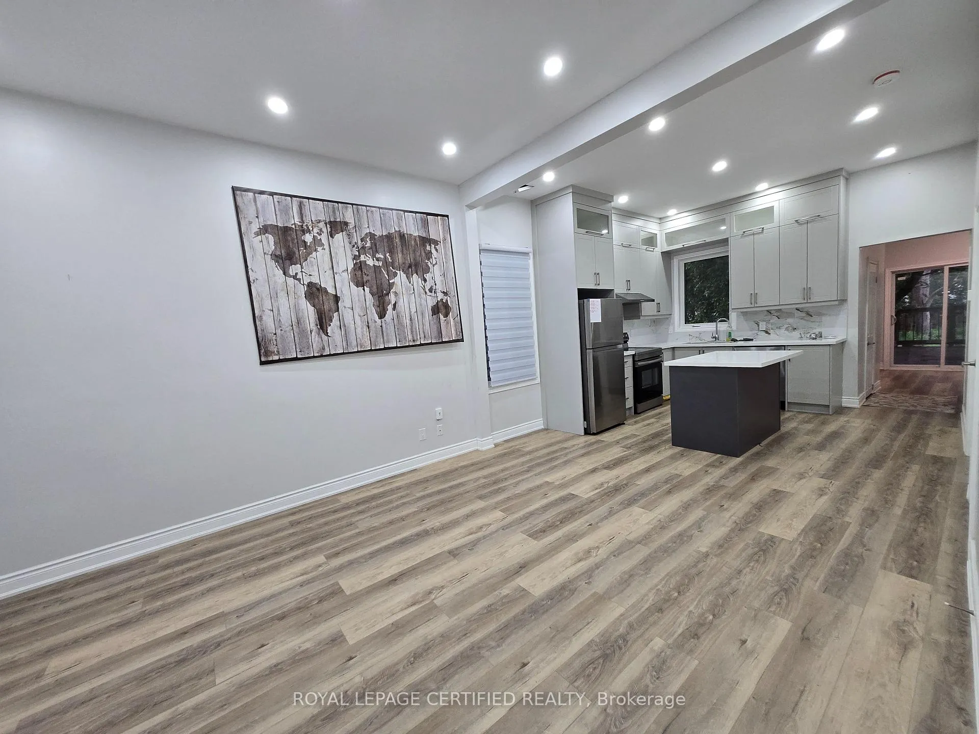 Photo 4 of 195 Picton Street E, Hamilton, North End — HOMEH