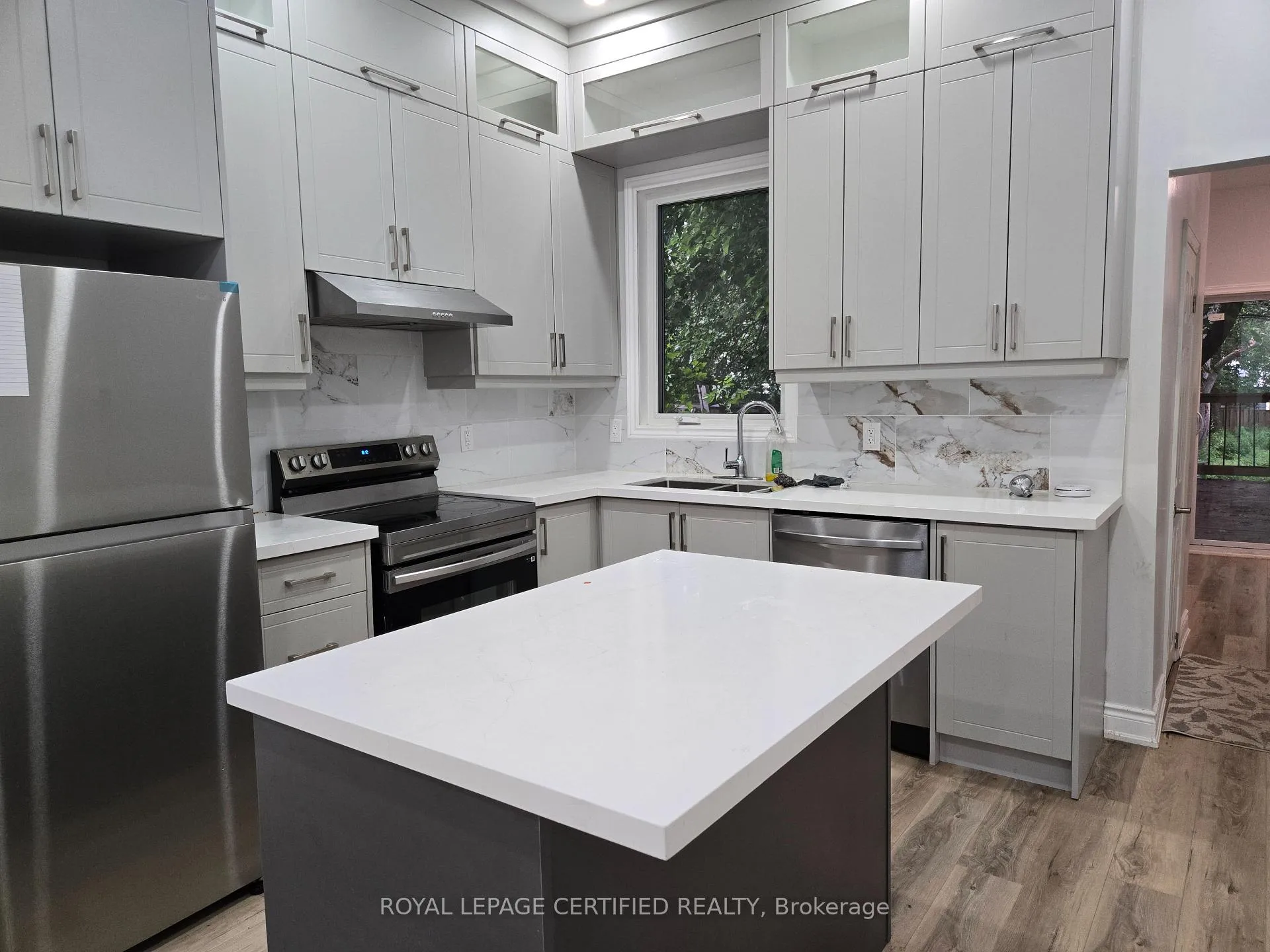 Photo 6 of 195 Picton Street E, Hamilton, North End — HOMEH