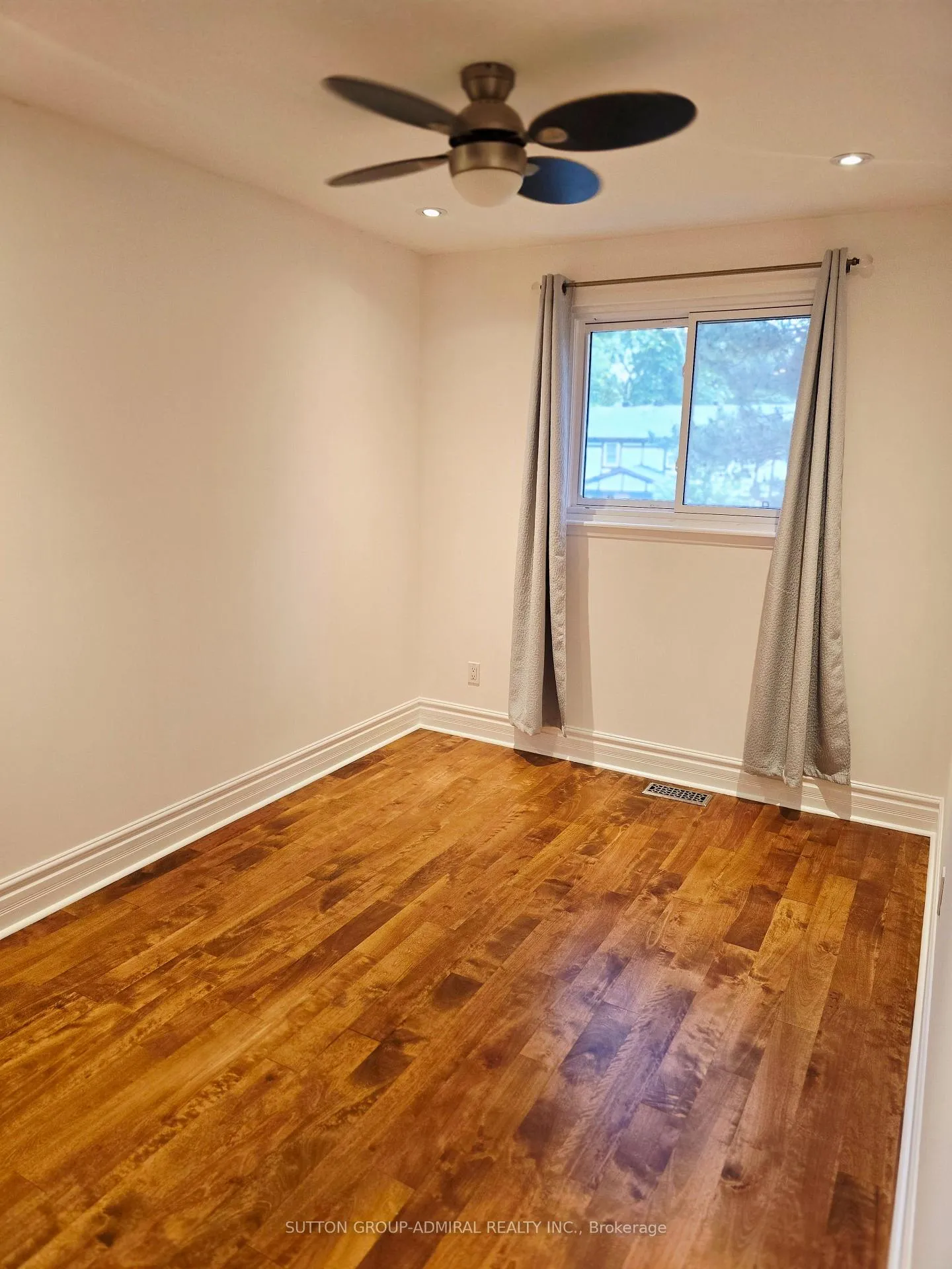 Photo 12 of 24 Corkory Way, Markham, Aileen-Willowbrook — HOMEH