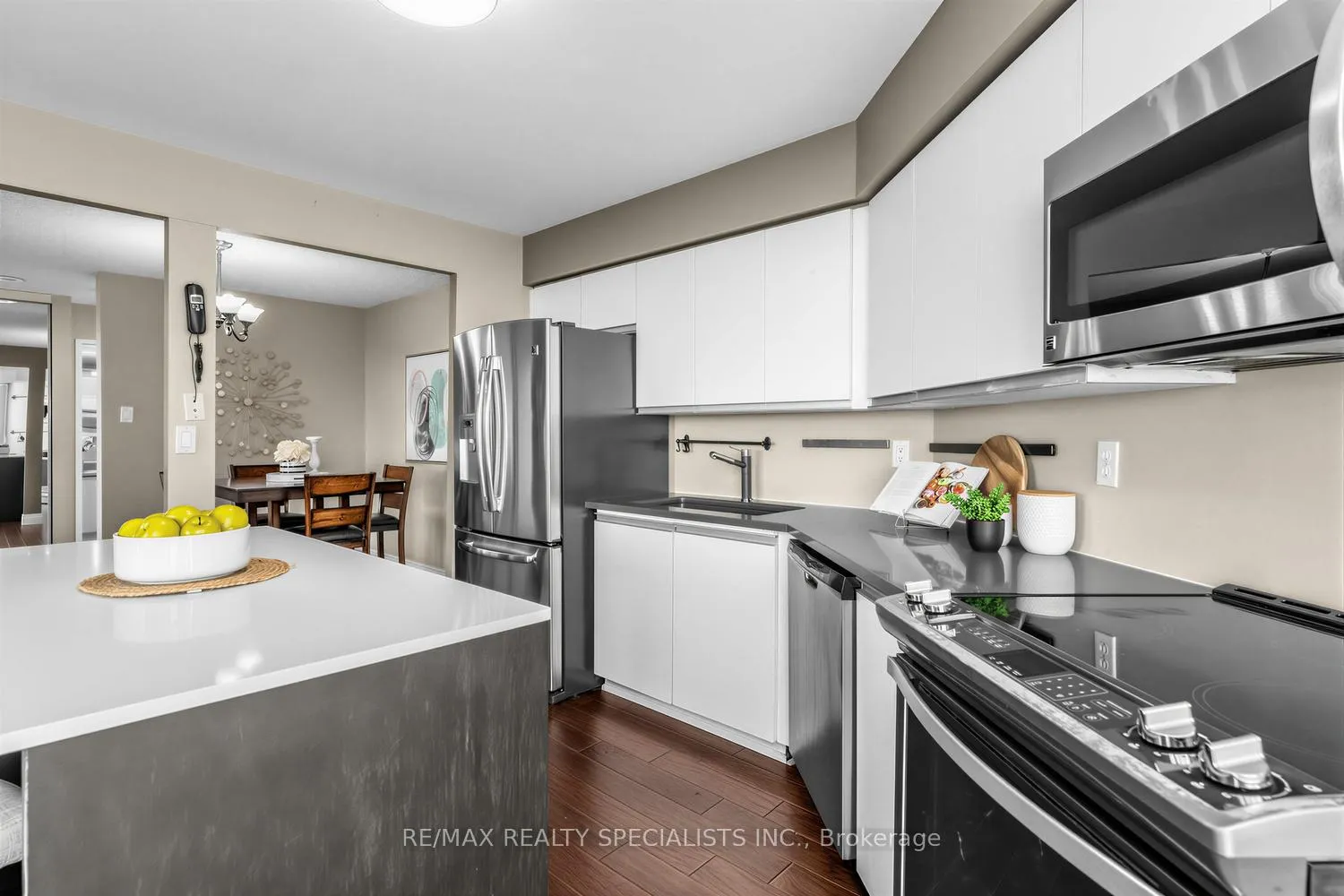 Photo 5 of Unit 1006, 10 Laurelcrest Street, Brampton, Queen Street Corridor — HOMEH