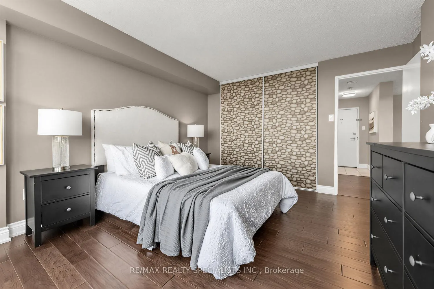 Photo 15 of Unit 1006, 10 Laurelcrest Street, Brampton, Queen Street Corridor — HOMEH