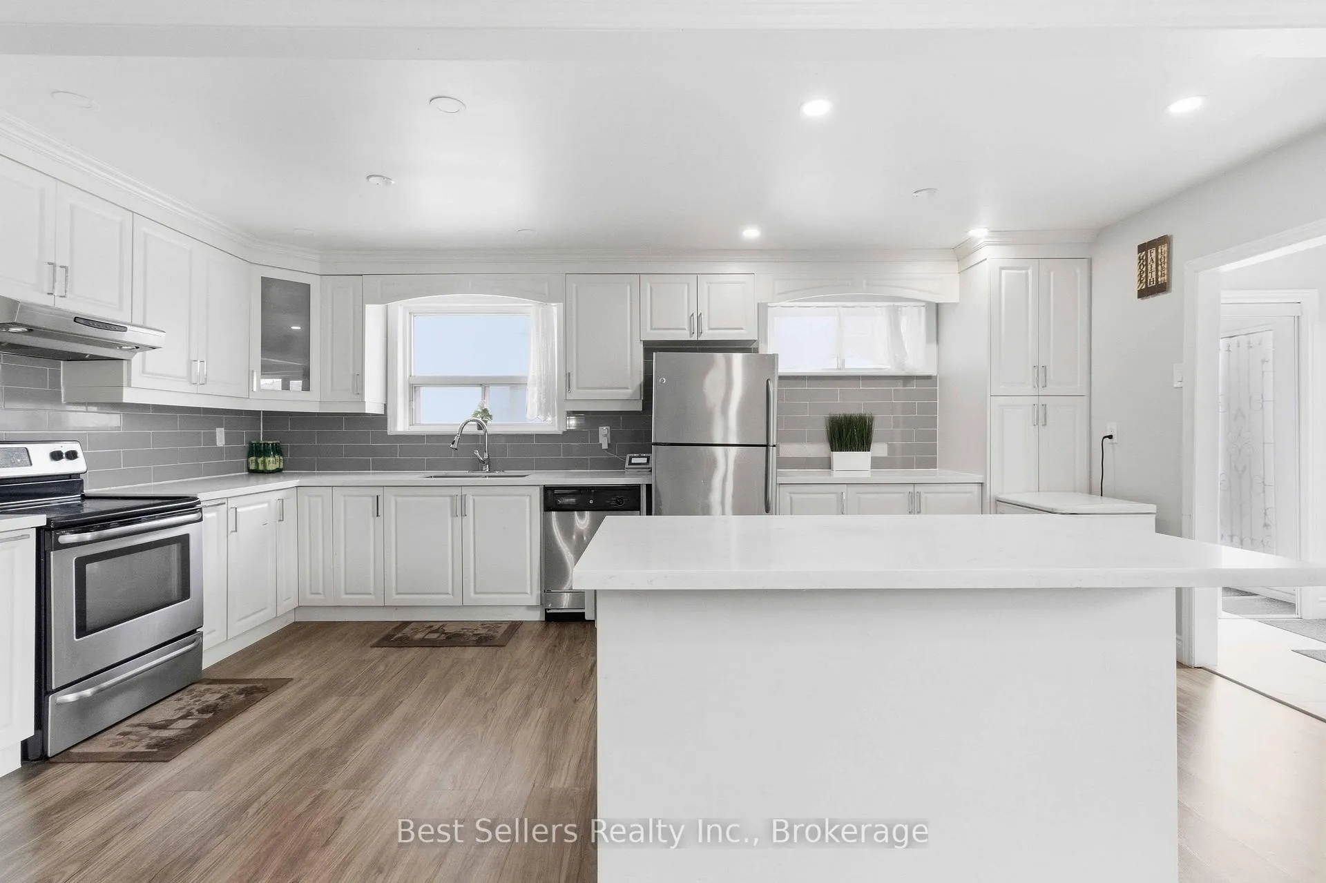 Photo 1 of 80 Felan Crescent, Etobicoke, Thistletown-Beaumonde Heights — HOMEH