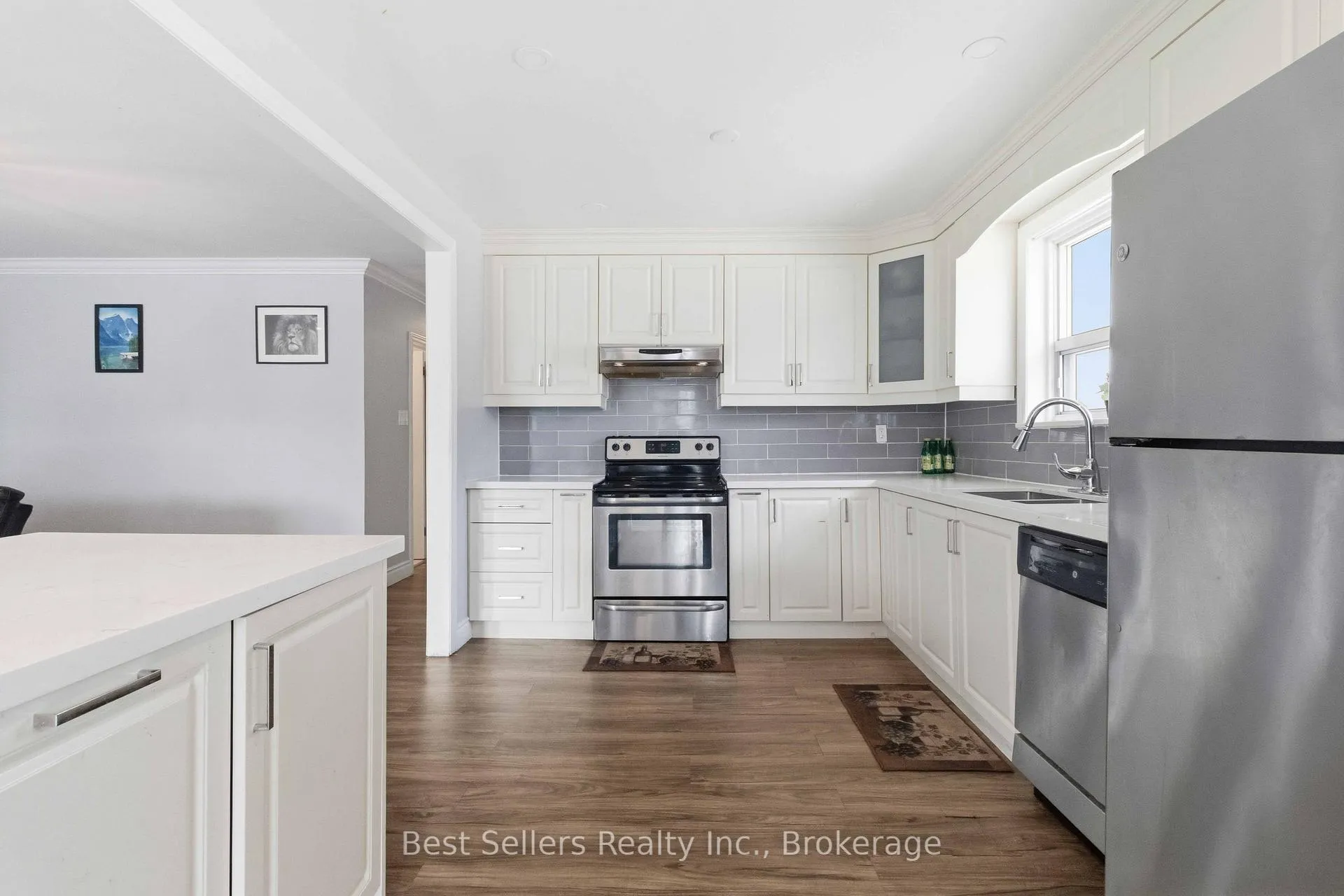Photo 6 of 80 Felan Crescent, Etobicoke, Thistletown-Beaumonde Heights — HOMEH
