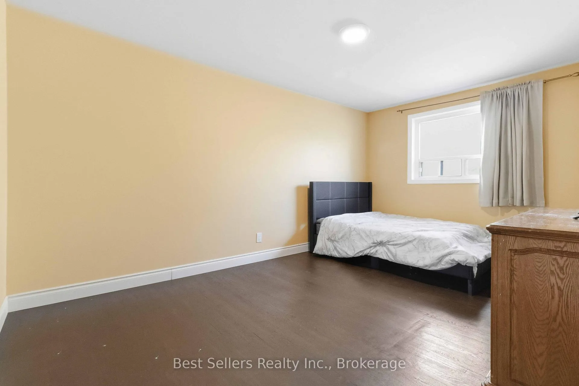 Photo 11 of 80 Felan Crescent, Etobicoke, Thistletown-Beaumonde Heights — HOMEH