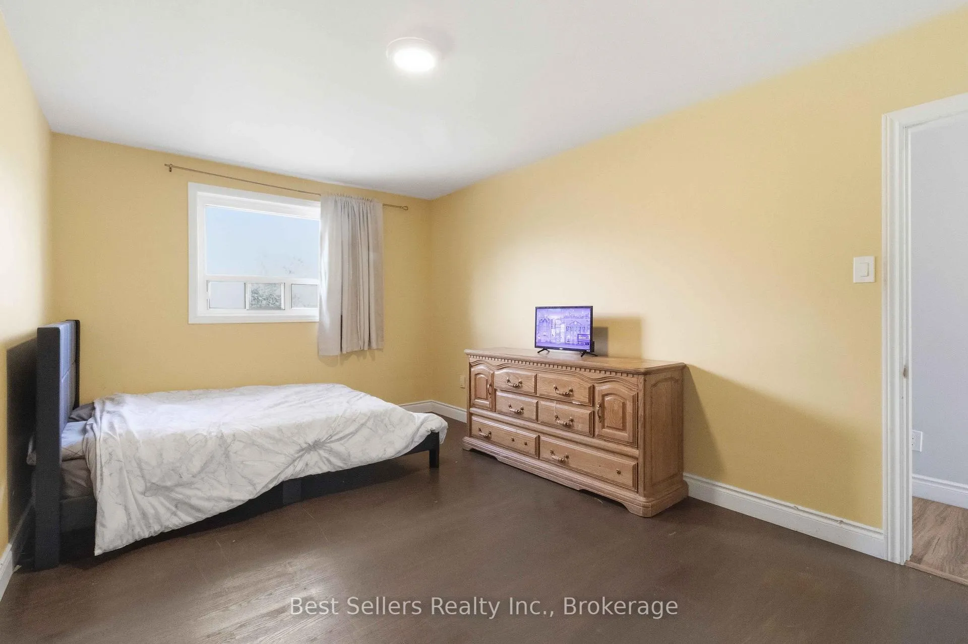 Photo 12 of 80 Felan Crescent, Etobicoke, Thistletown-Beaumonde Heights — HOMEH