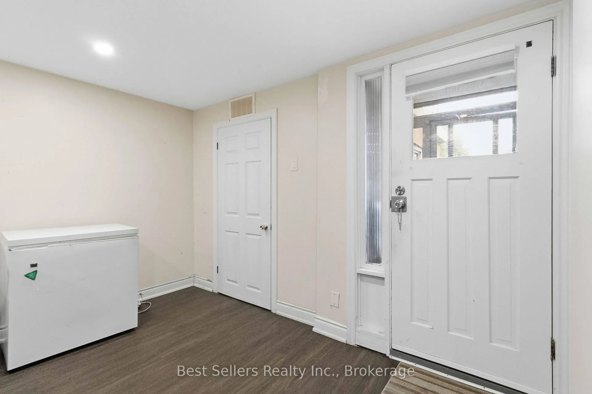 Photo 17 of 80 Felan Crescent, Etobicoke, Thistletown-Beaumonde Heights — HOMEH