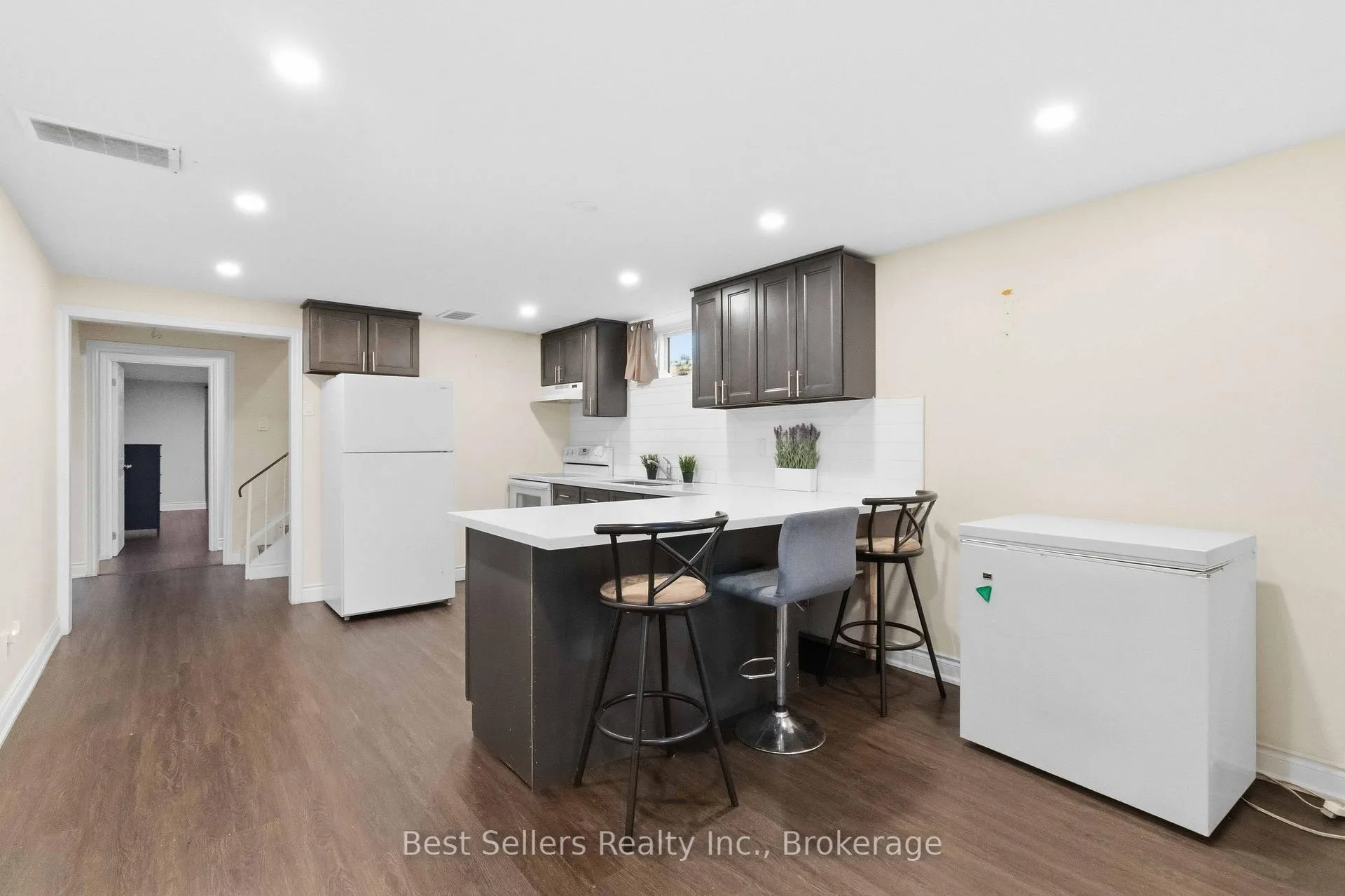 Photo 19 of 80 Felan Crescent, Etobicoke, Thistletown-Beaumonde Heights — HOMEH