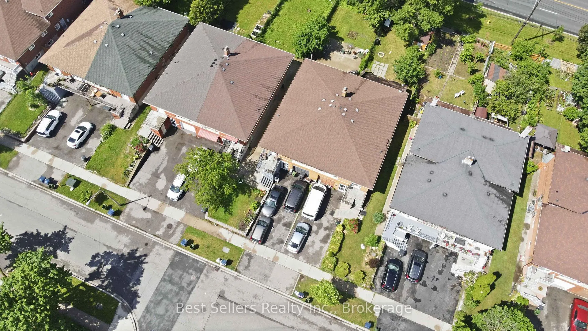 Photo 31 of 80 Felan Crescent, Etobicoke, Thistletown-Beaumonde Heights — HOMEH