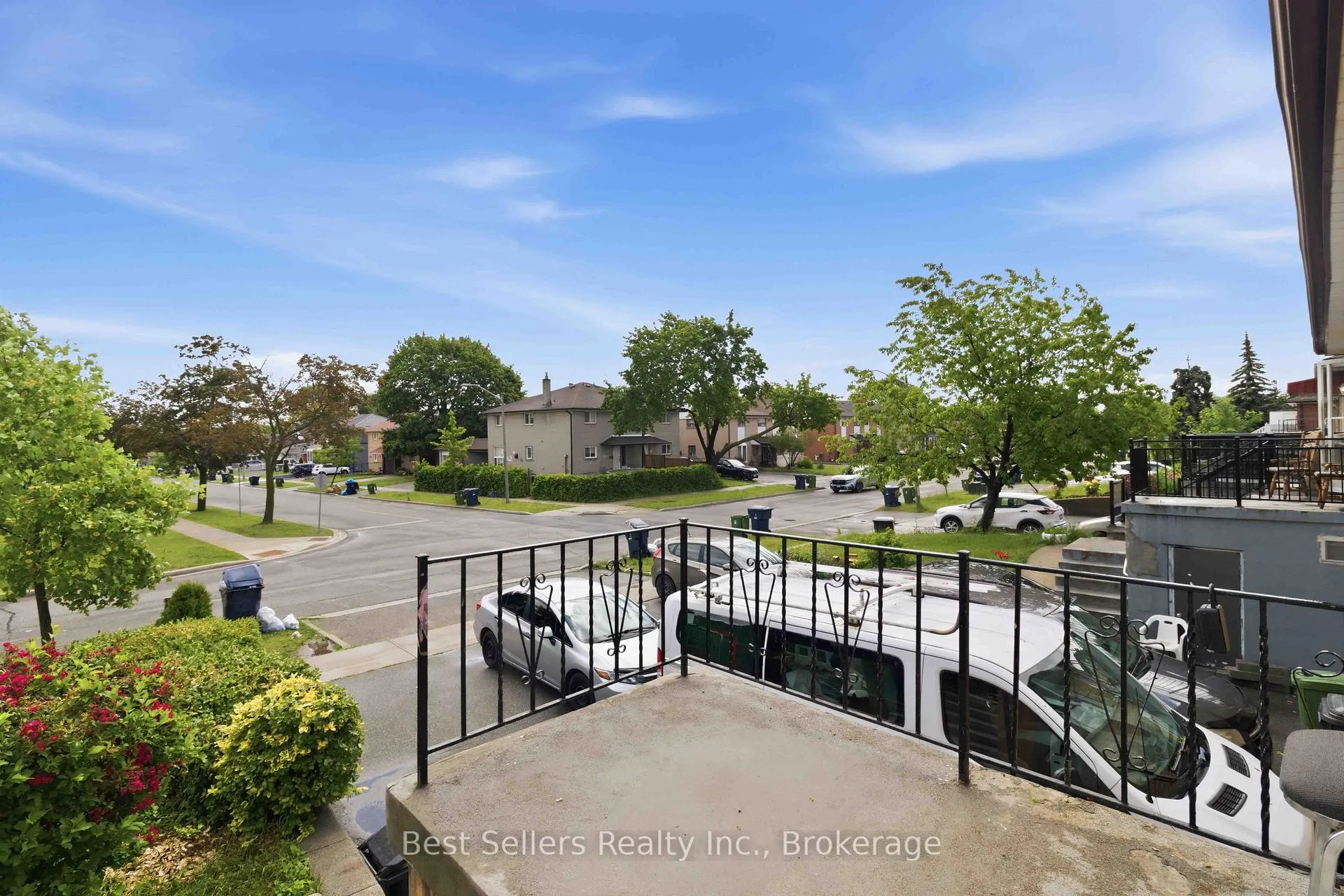 Photo 34 of 80 Felan Crescent, Etobicoke, Thistletown-Beaumonde Heights — HOMEH