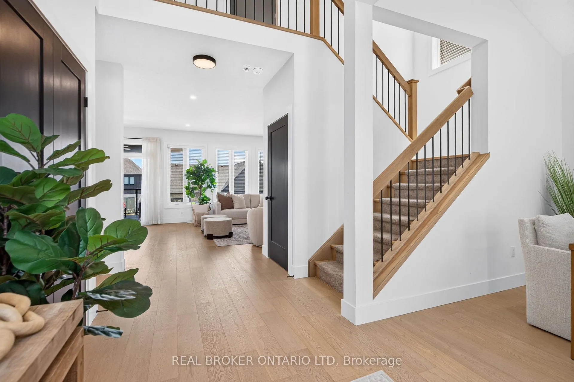 Photo 3 of 77 Daventry Way, Middlesex Centre, Kilworth — HOMEH