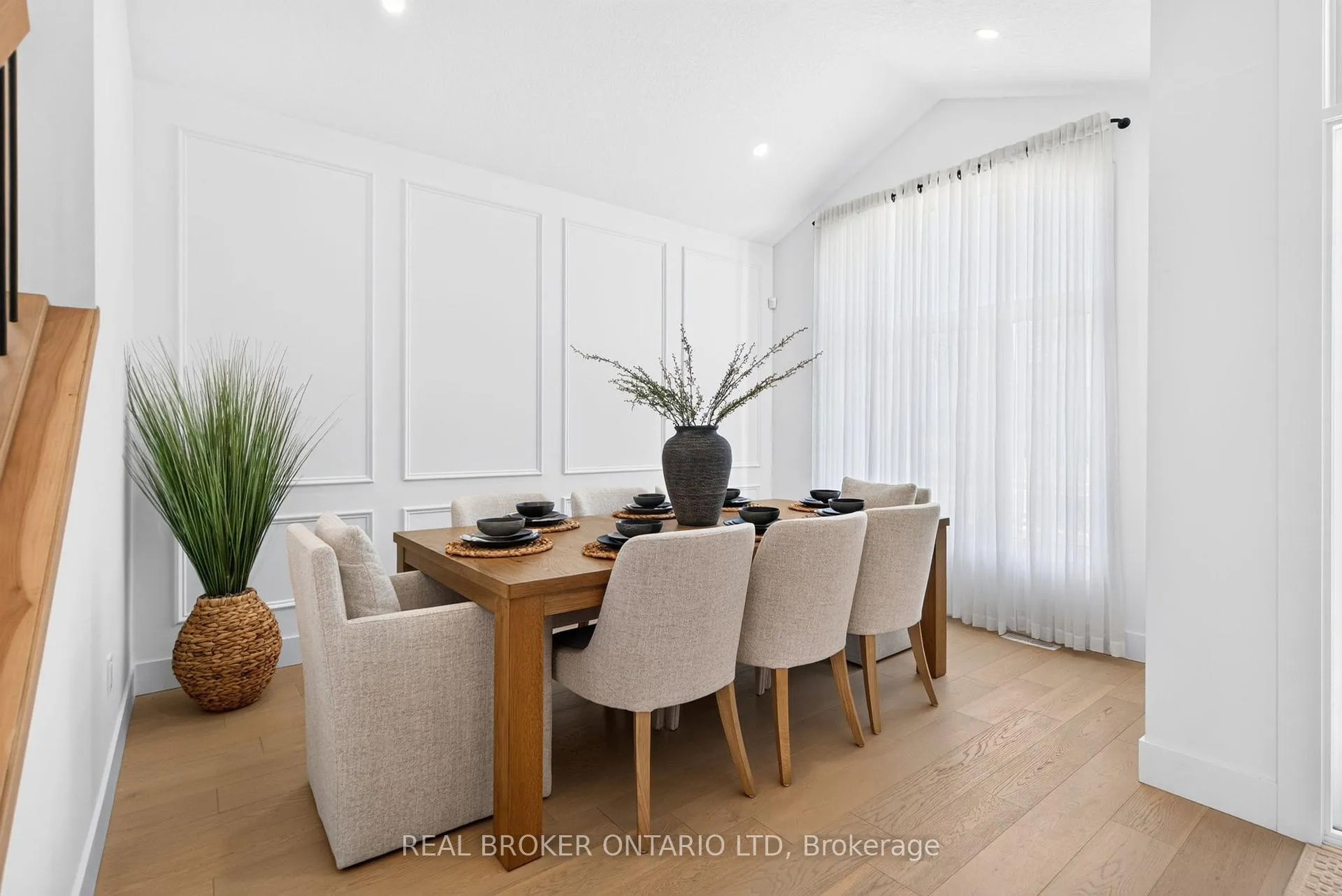 Photo 5 of 77 Daventry Way, Middlesex Centre, Kilworth — HOMEH