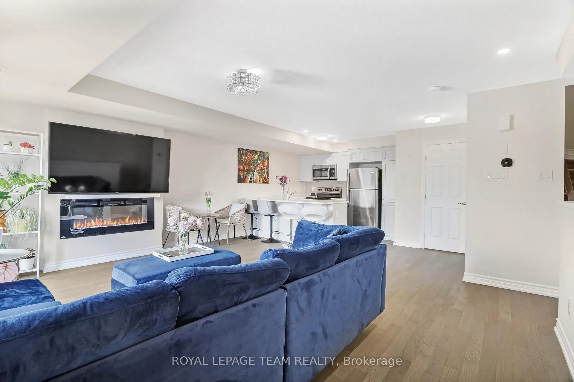 Photo 5 of 2274 Watercolours Way, Ottawa, Barrhaven - Half Moon Bay — HOMEH
