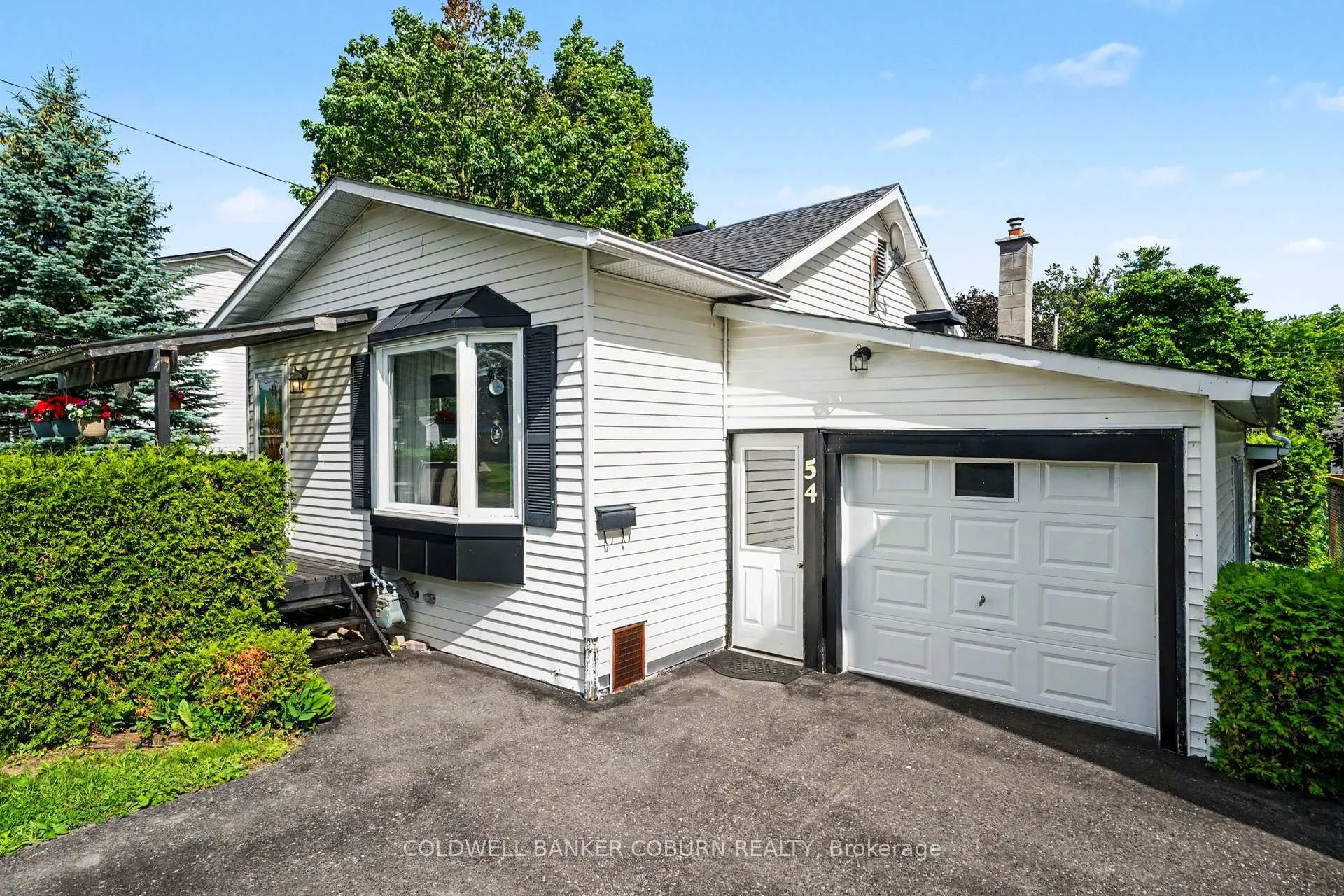 Photo 3 of 54 Howard Street, North Dundas, Chesterville — HOMEH
