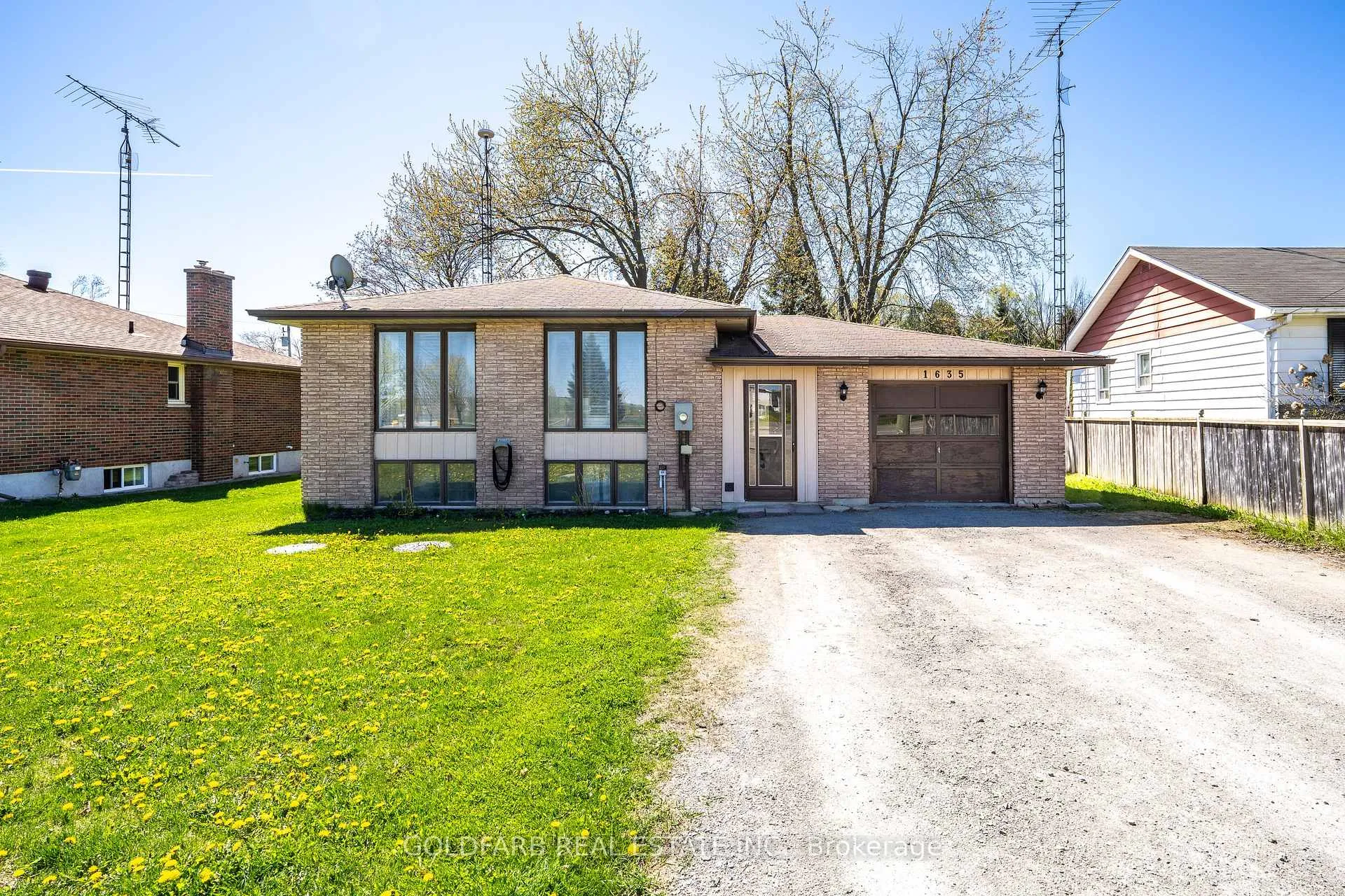 Photo 2 of 1635 Innisfil Beach Road, Innisfil, Alcona — HOMEH