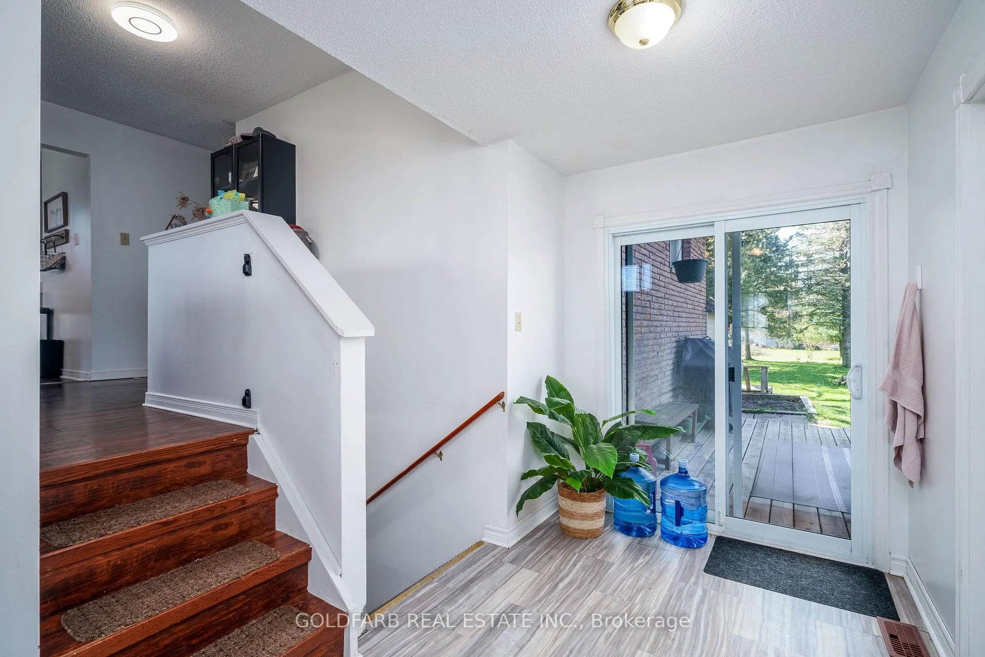 Photo 5 of 1635 Innisfil Beach Road, Innisfil, Alcona — HOMEH