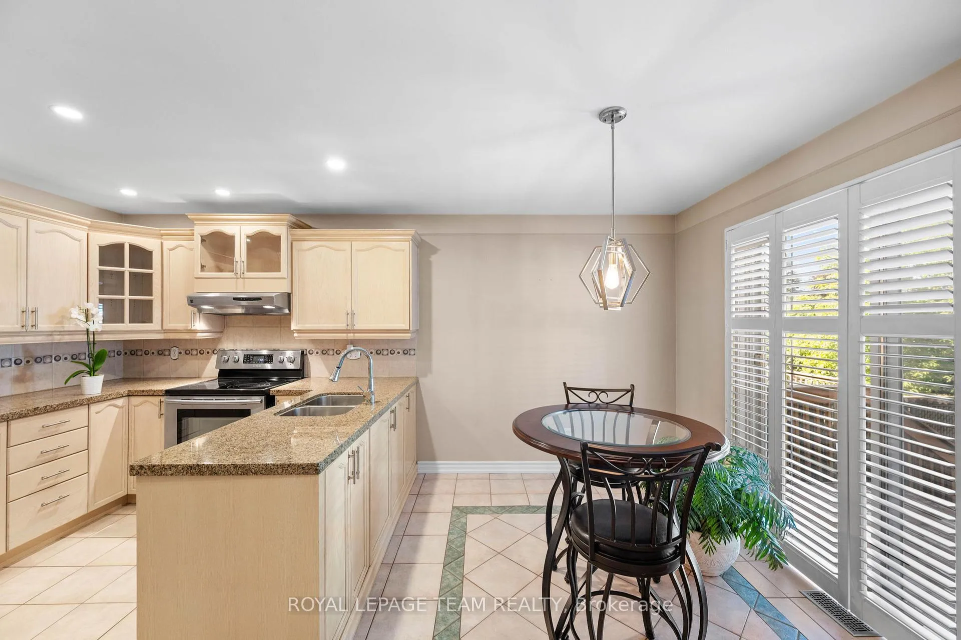Photo 14 of 6526 Tooney Drive, Ottawa, Orleans/Sunridge — HOMEH