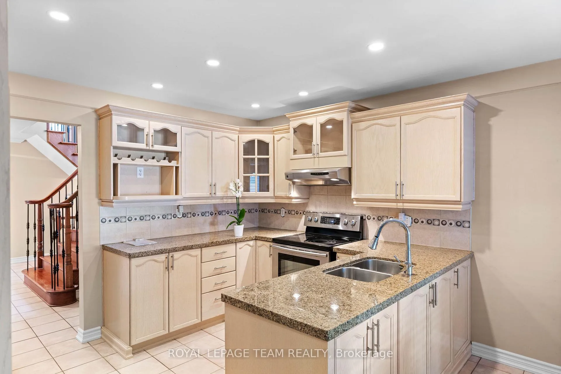 Photo 18 of 6526 Tooney Drive, Ottawa, Orleans/Sunridge — HOMEH