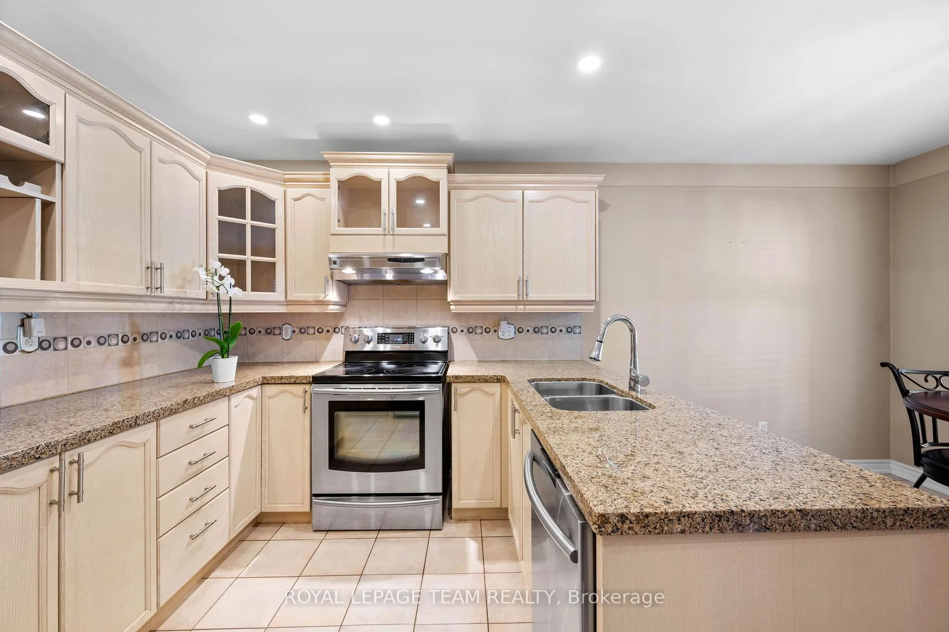 Photo 20 of 6526 Tooney Drive, Ottawa, Orleans/Sunridge — HOMEH