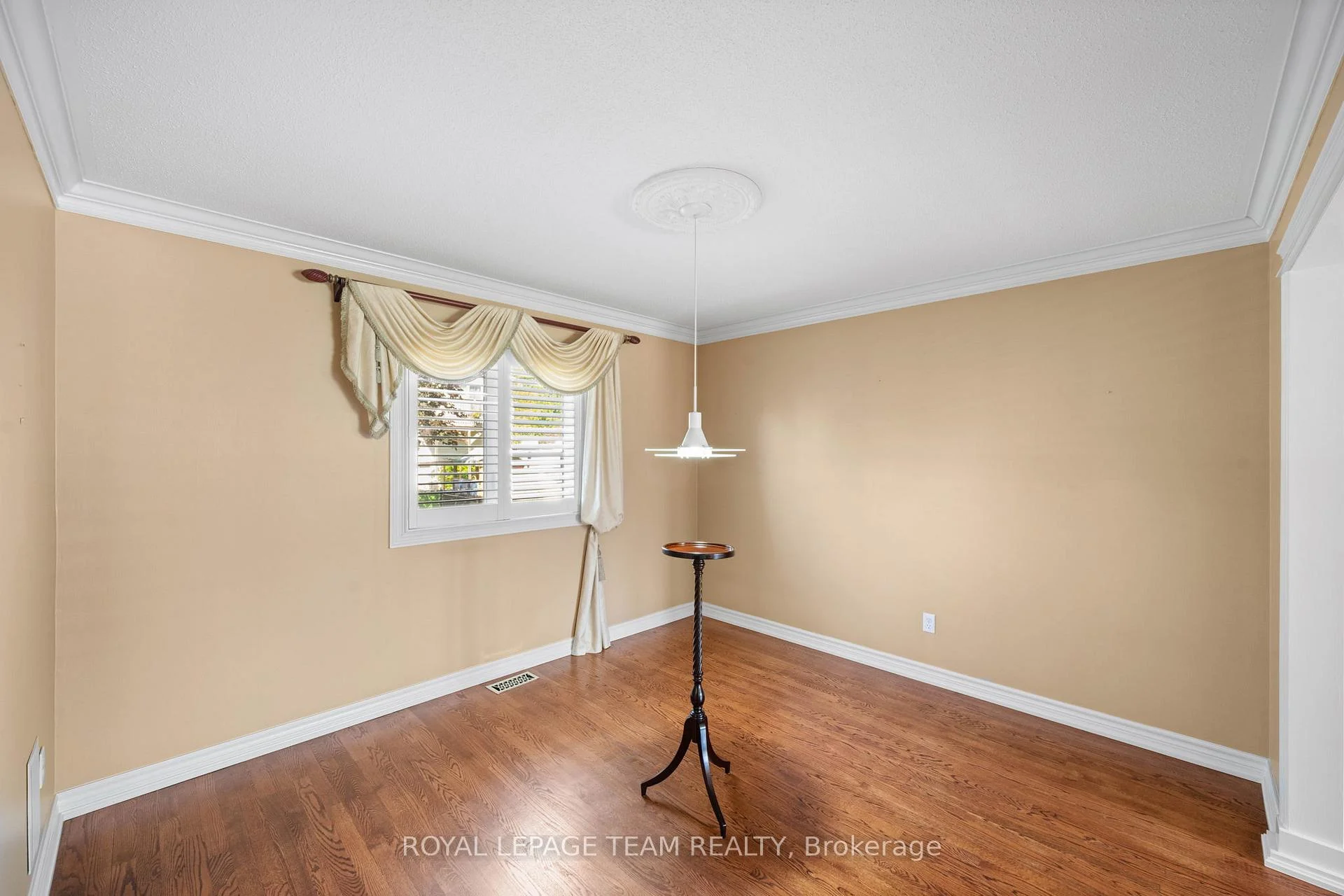 Photo 13 of 6526 Tooney Drive, Ottawa, Orleans/Sunridge — HOMEH