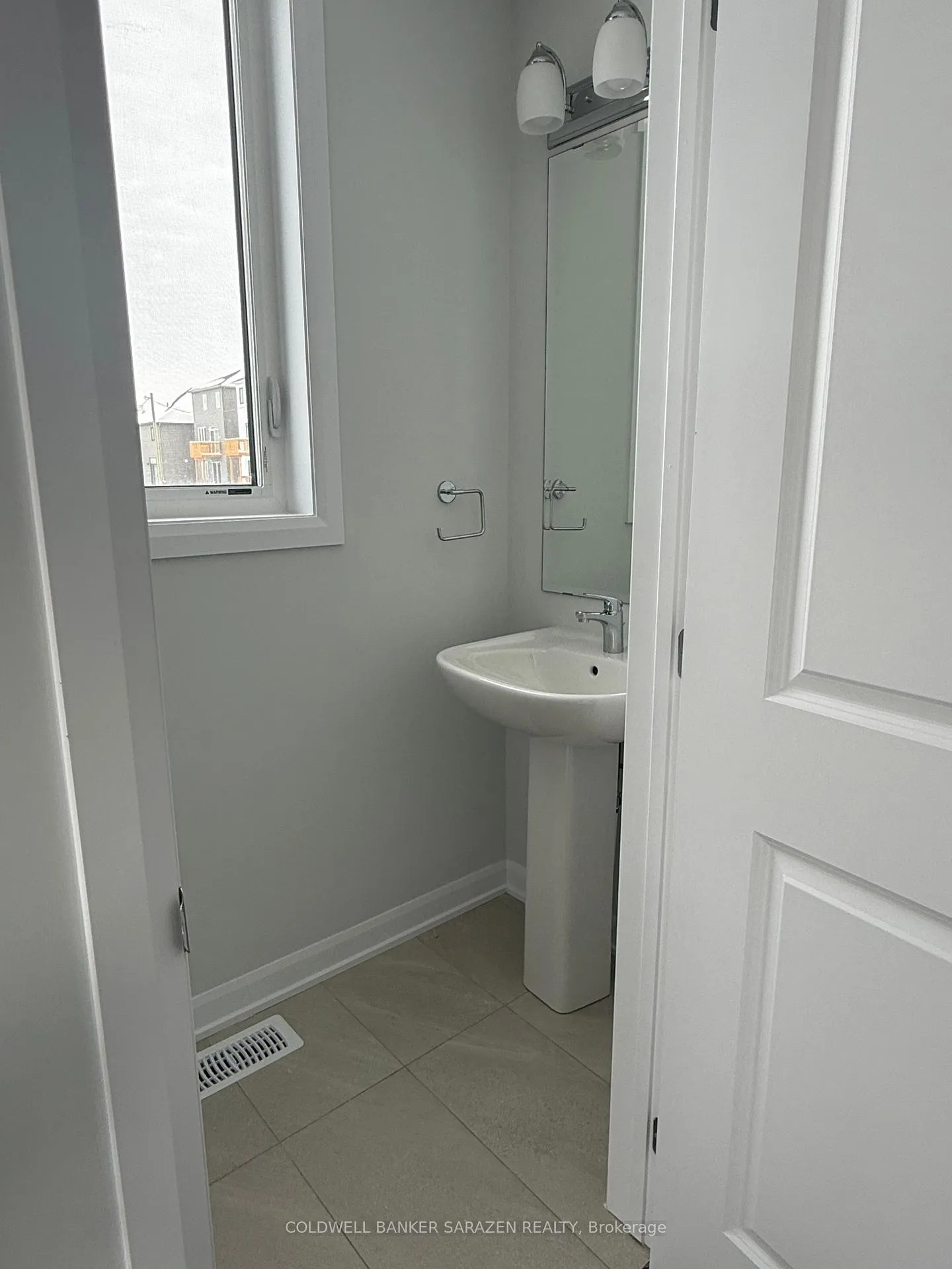 Photo 4 of 731 Fairline Row N, Ottawa, Kanata - Emerald Meadows/Trailwest — HOMEH