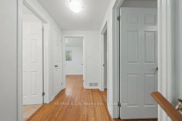 Photo 7 of 1206 Valentine Drive, Cambridge, Lang's Farm — HOMEH