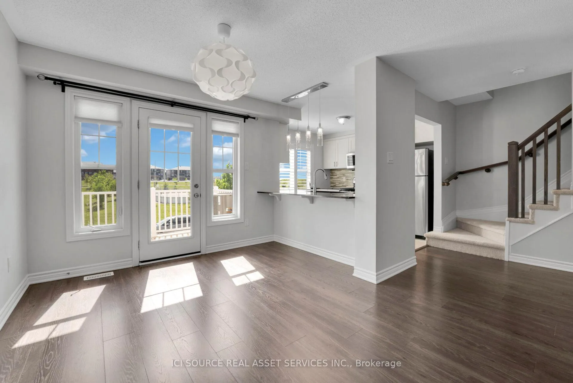 Photo 10 of 541 Ensatina Crescent, Ottawa, Barrhaven - Half Moon Bay — HOMEH