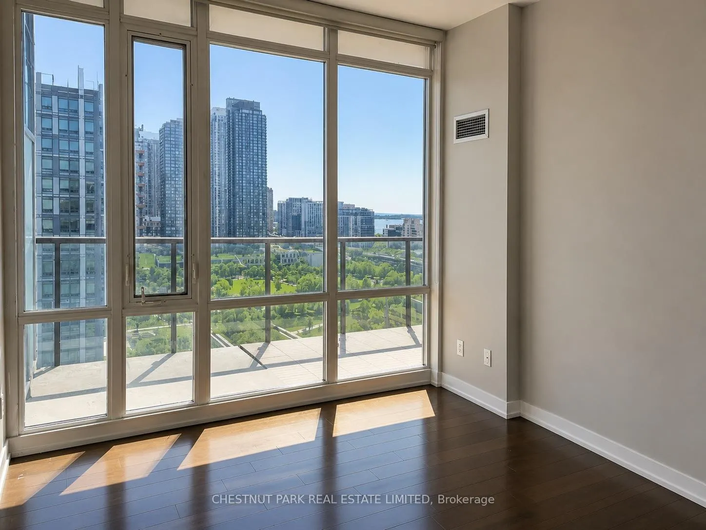 Photo 4 of Unit 1406, 170 Fort York Boulevard, Toronto, Waterfront Communities — HOMEH