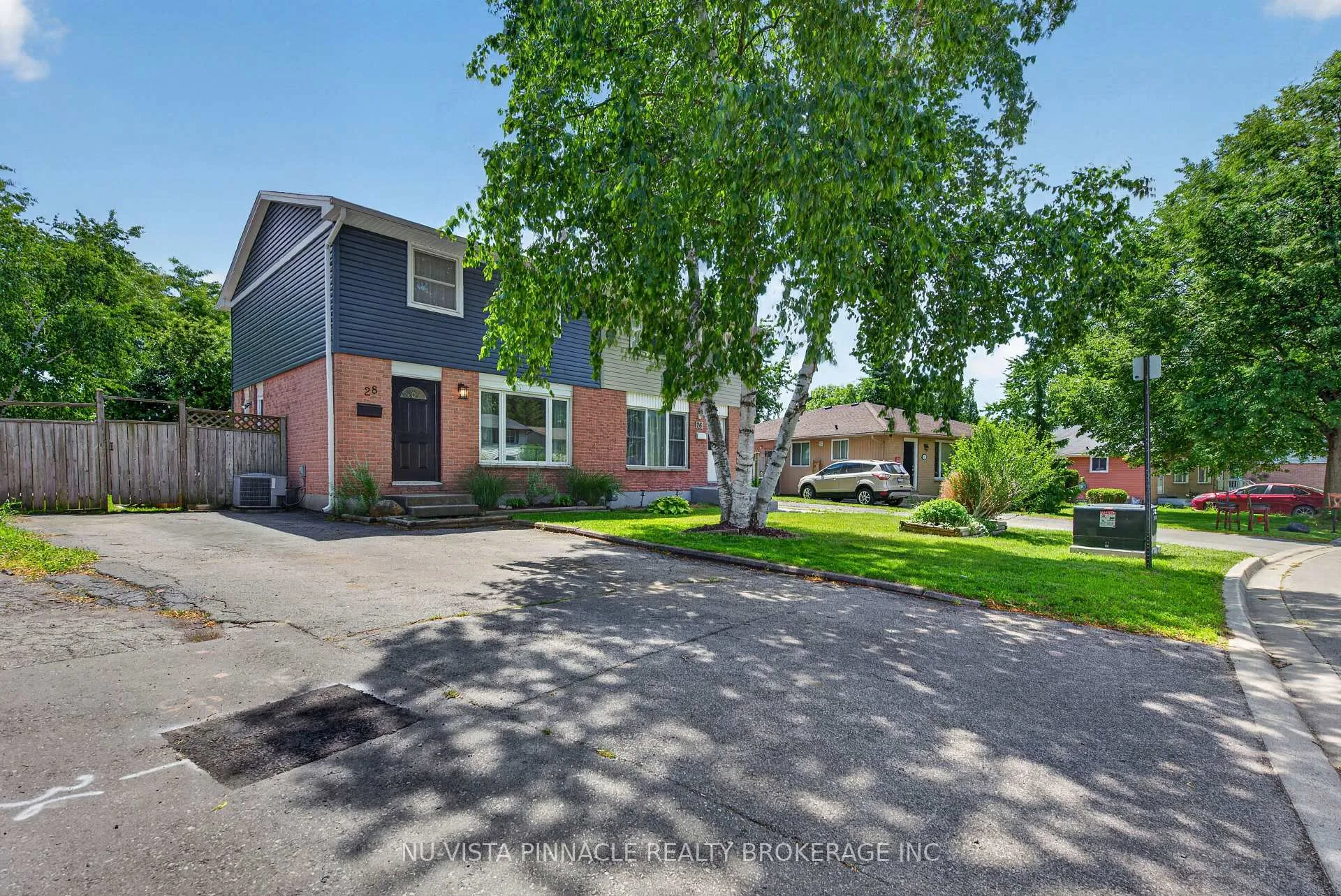 Photo 2 of 28 Edgemere Crescent, London, South T — HOMEH