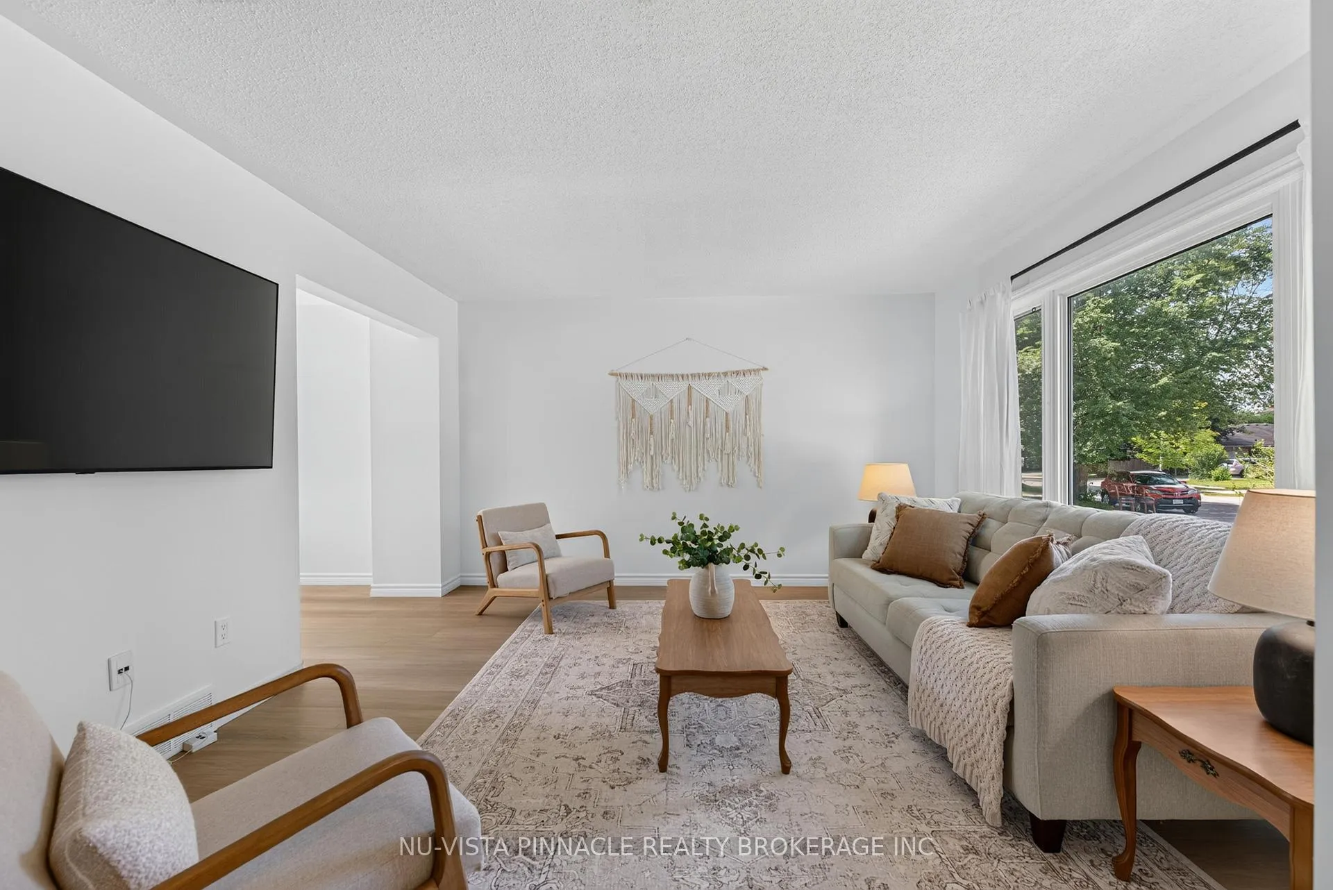 Photo 8 of 28 Edgemere Crescent, London, South T — HOMEH