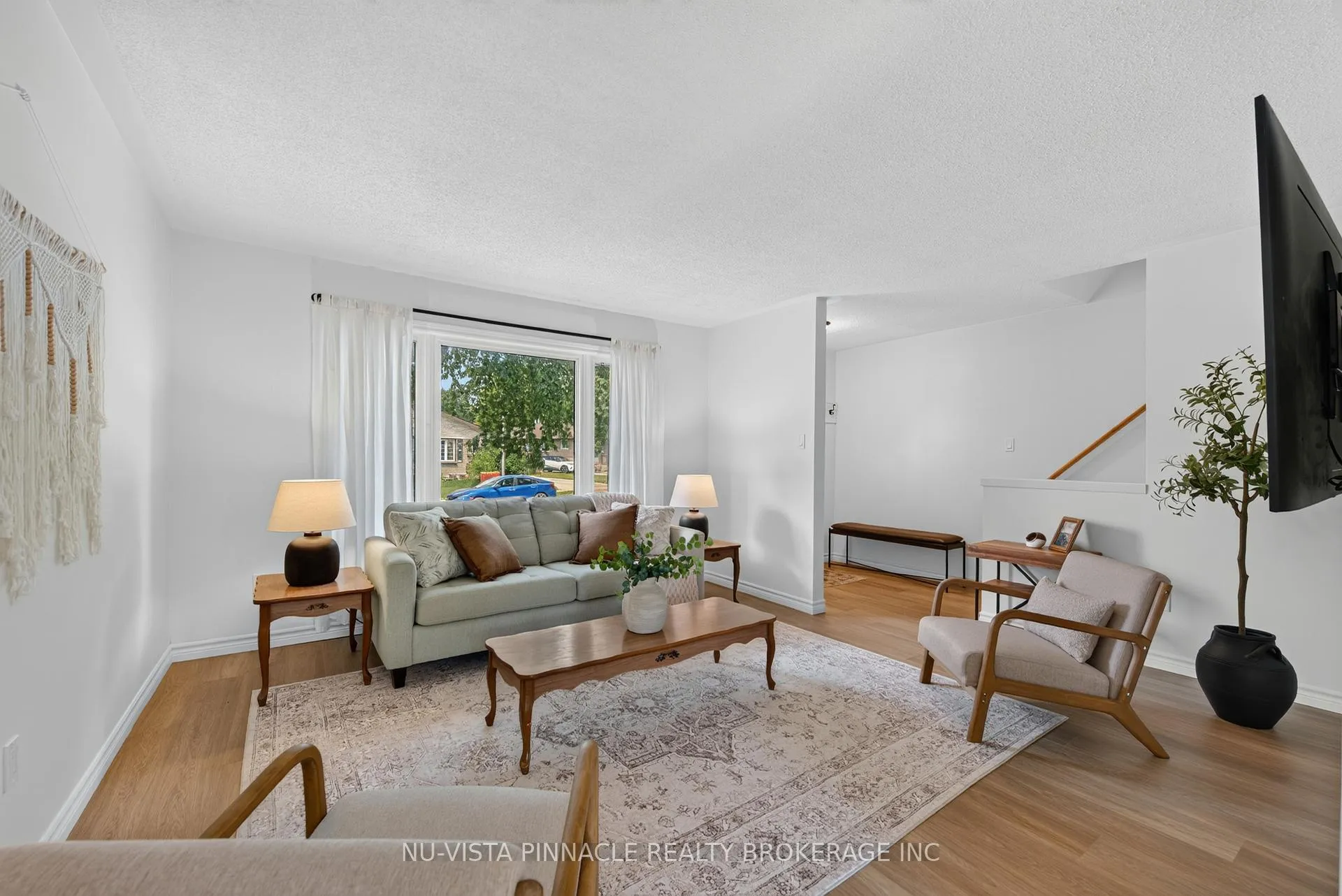 Photo 9 of 28 Edgemere Crescent, London, South T — HOMEH