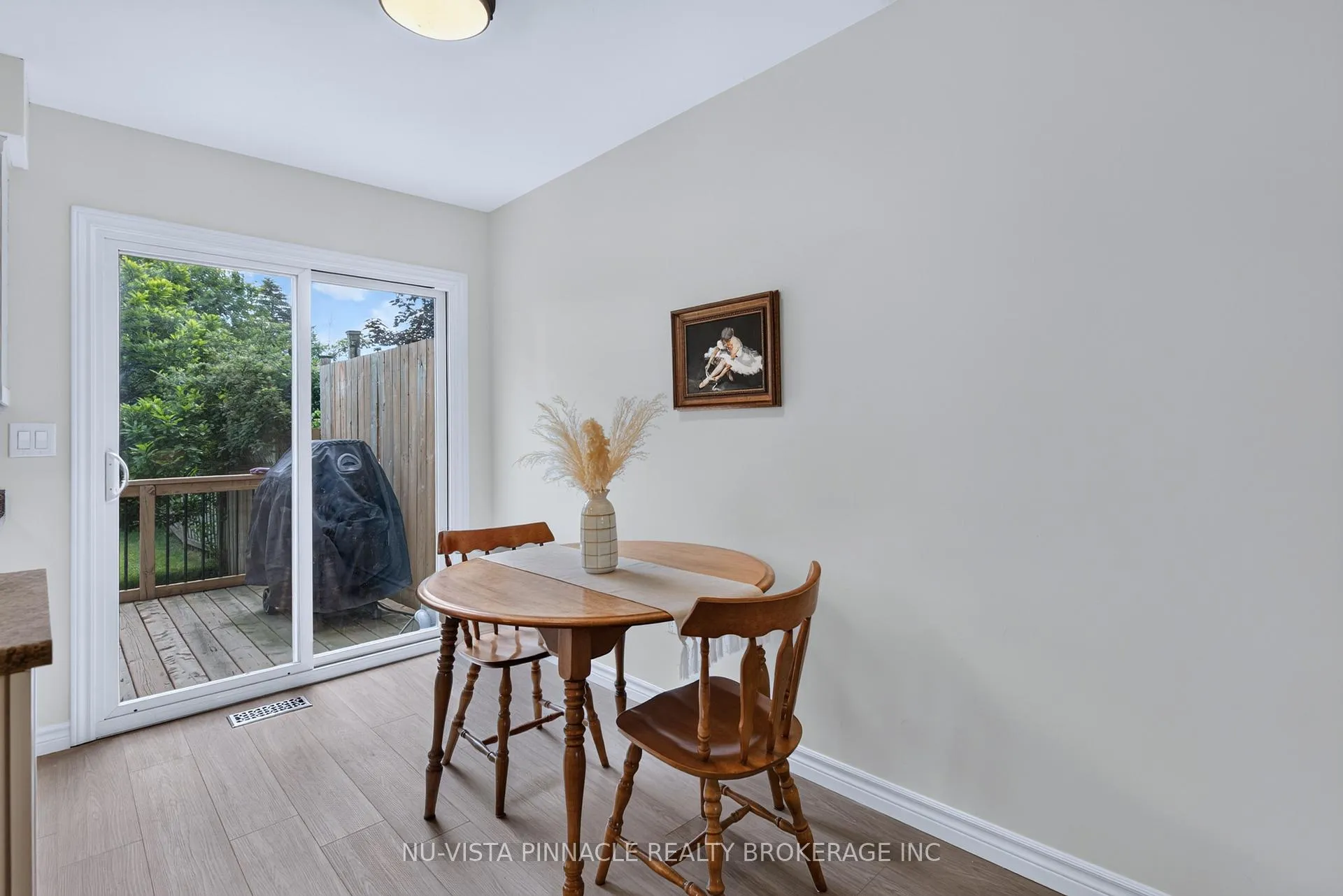 Photo 11 of 28 Edgemere Crescent, London, South T — HOMEH