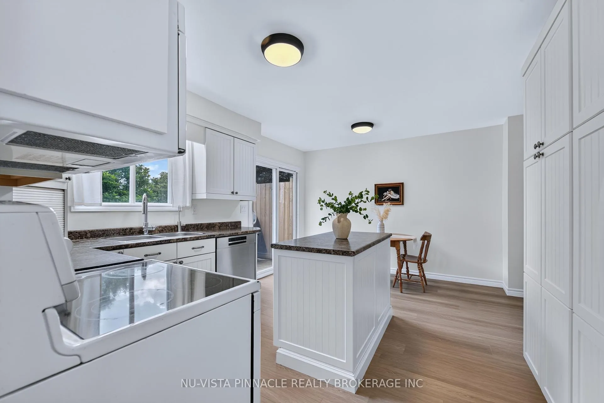 Photo 18 of 28 Edgemere Crescent, London, South T — HOMEH