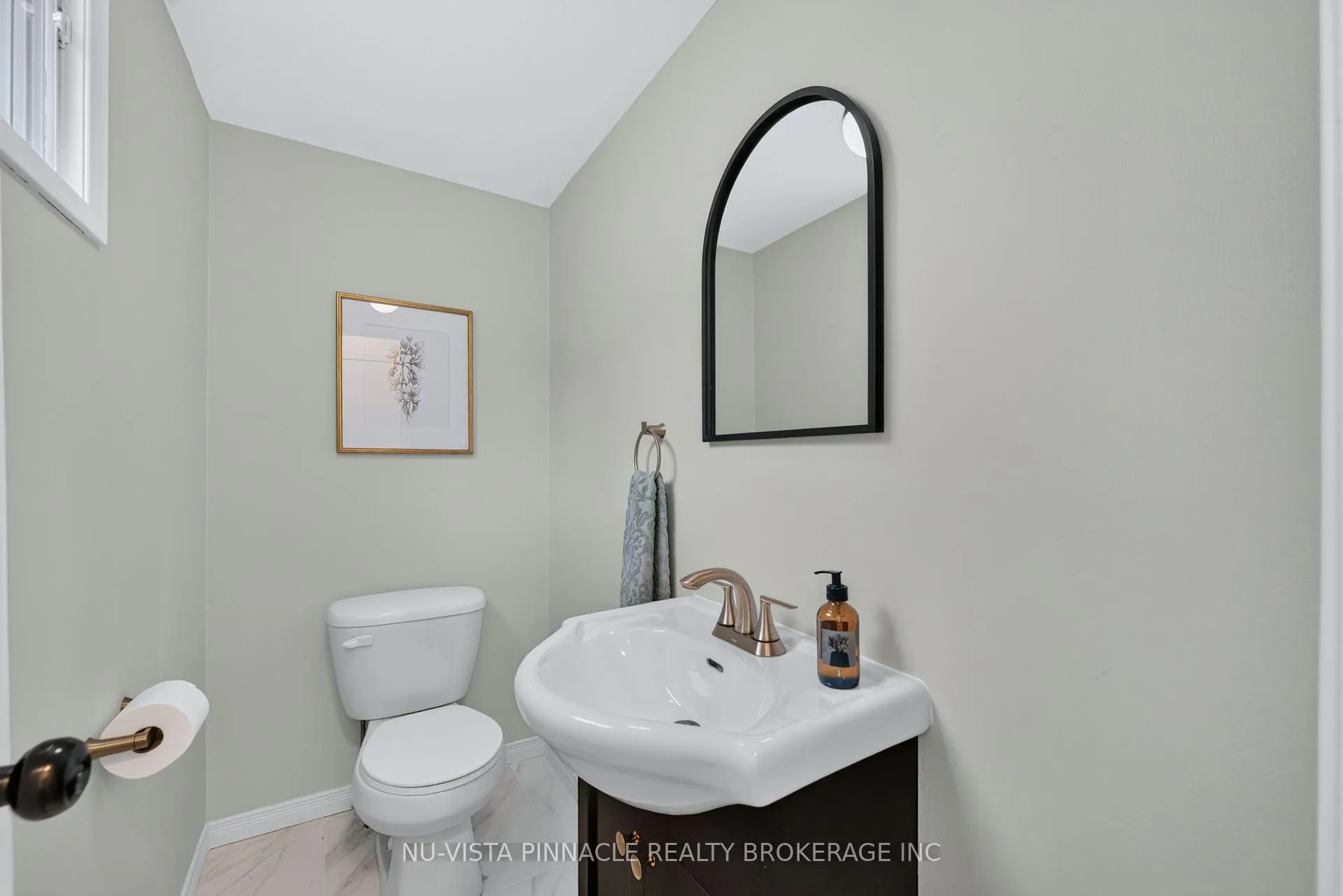 Photo 20 of 28 Edgemere Crescent, London, South T — HOMEH