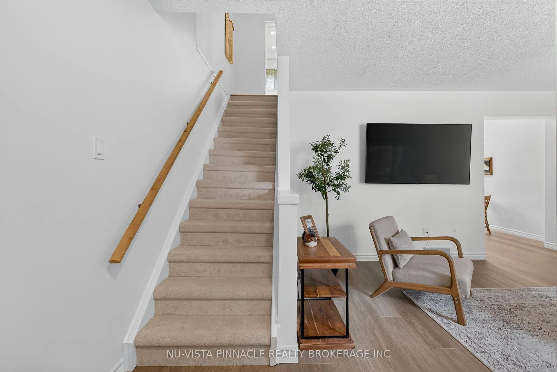 Photo 21 of 28 Edgemere Crescent, London, South T — HOMEH