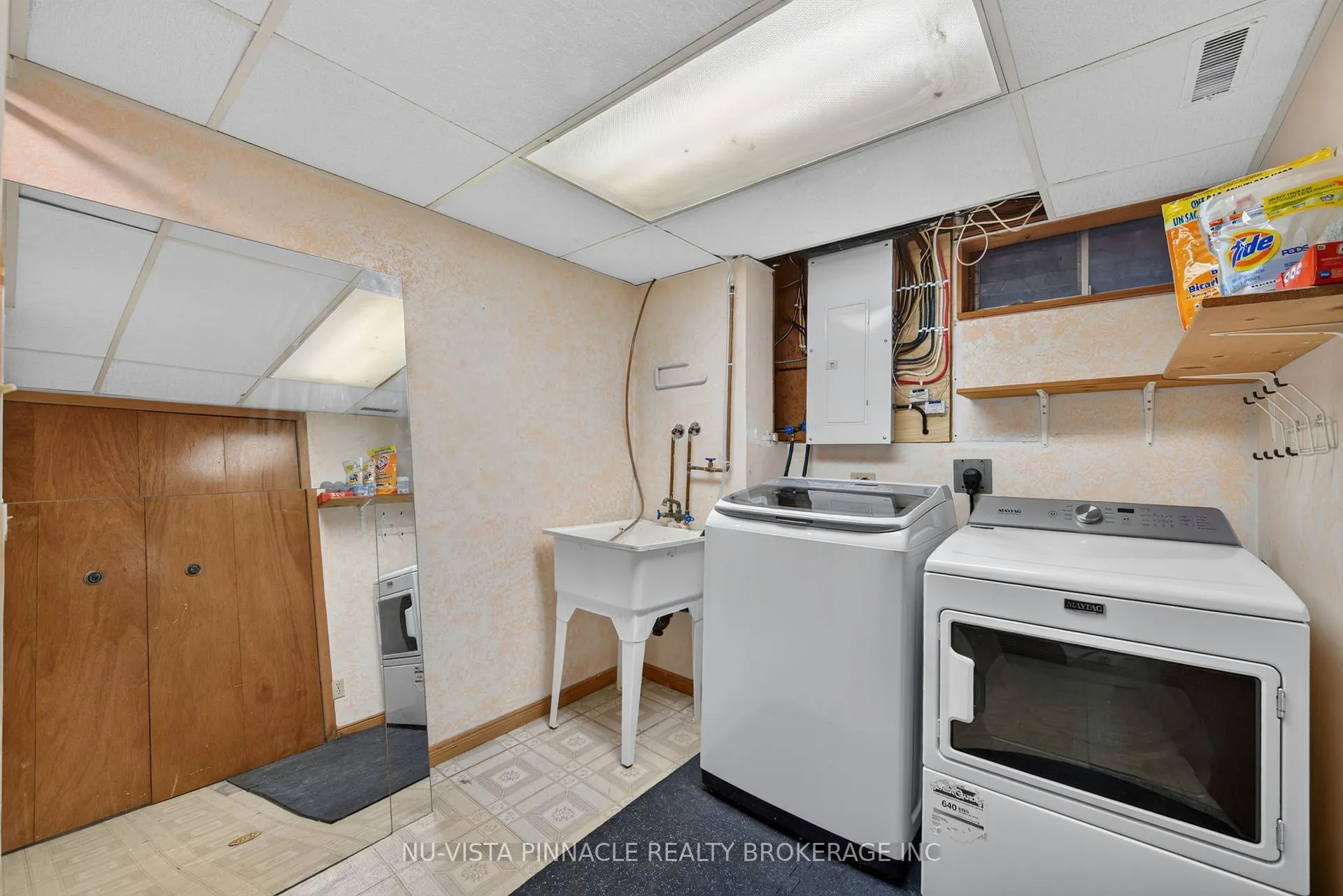 Photo 34 of 28 Edgemere Crescent, London, South T — HOMEH