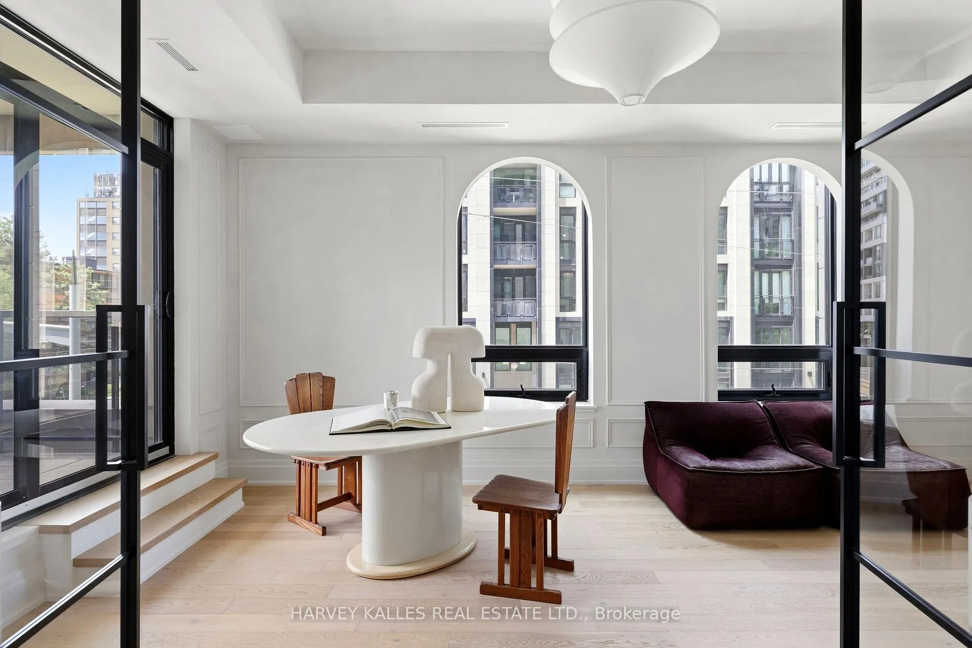 Photo 8 of Unit 4, 1 Forest Hill Road, Toronto, Casa Loma — HOMEH
