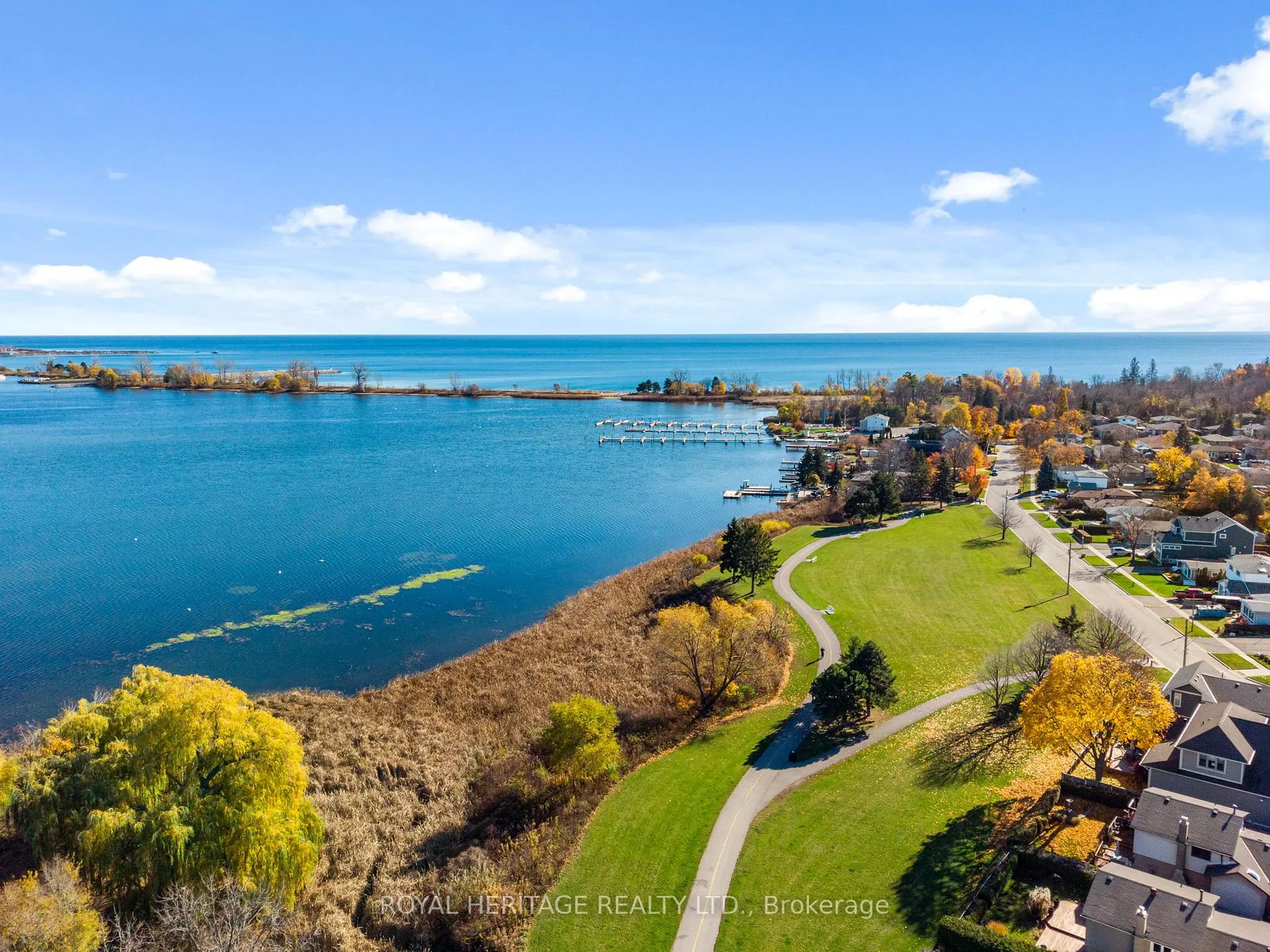 Photo 6 of 968 Essa Crescent, Pickering, West Shore — HOMEH
