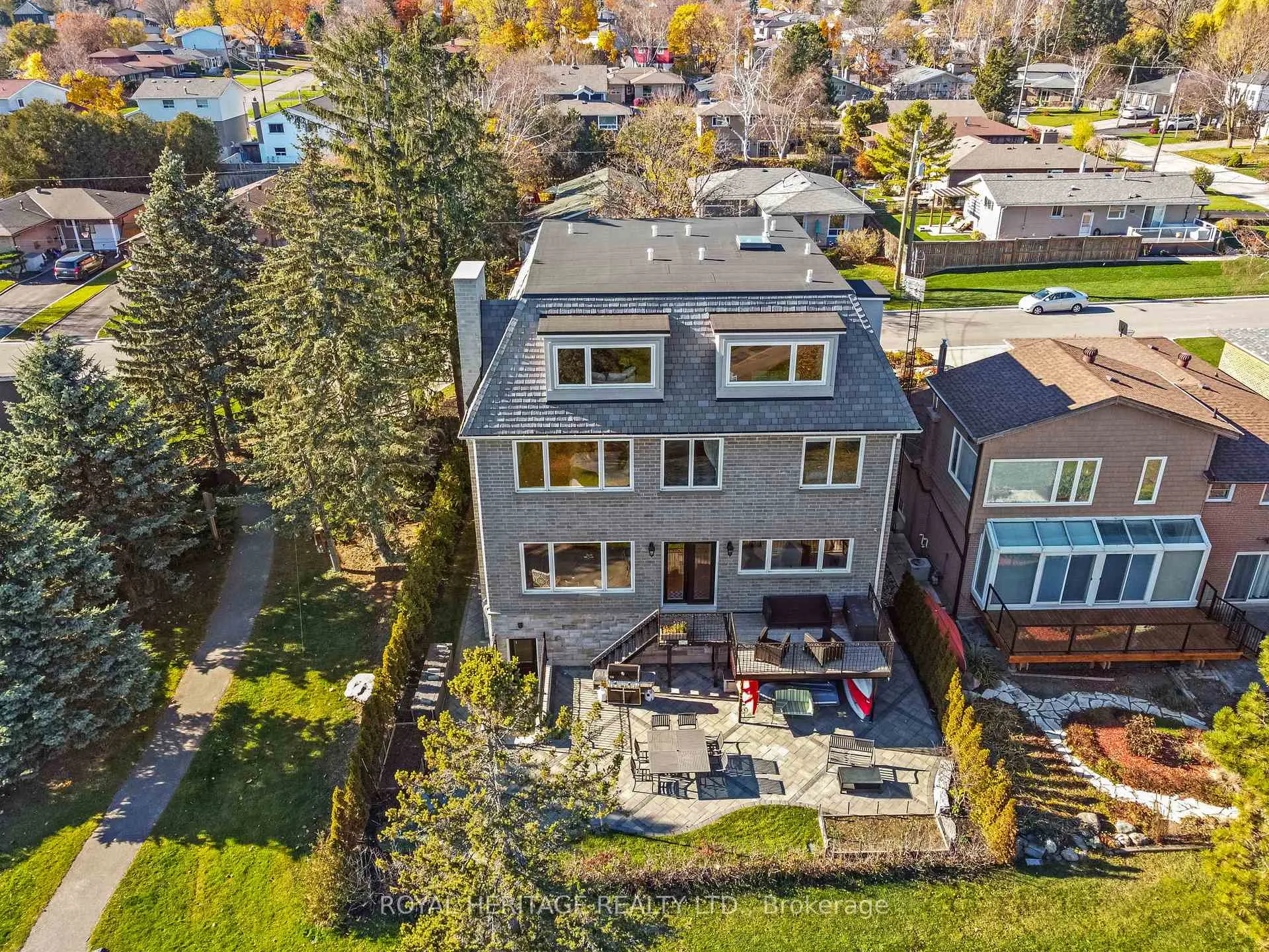 Photo 9 of 968 Essa Crescent, Pickering, West Shore — HOMEH