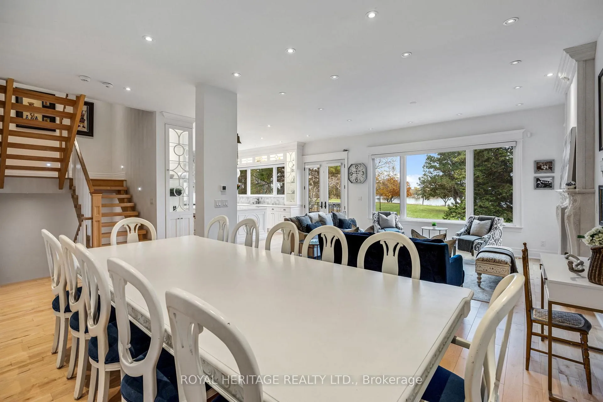 Photo 20 of 968 Essa Crescent, Pickering, West Shore — HOMEH