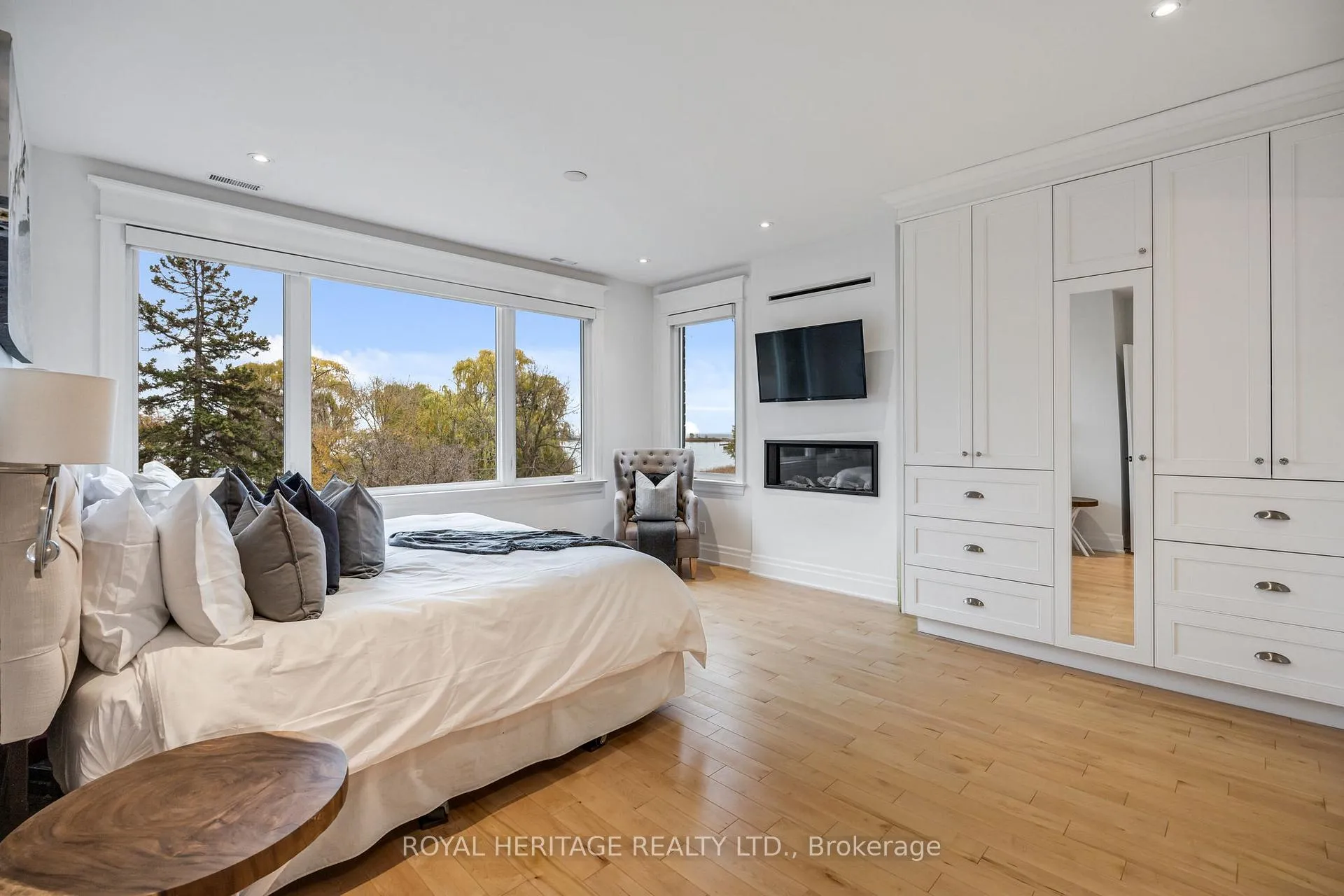 Photo 33 of 968 Essa Crescent, Pickering, West Shore — HOMEH