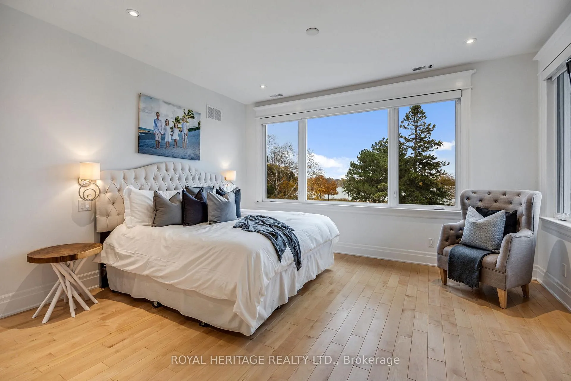 Photo 35 of 968 Essa Crescent, Pickering, West Shore — HOMEH