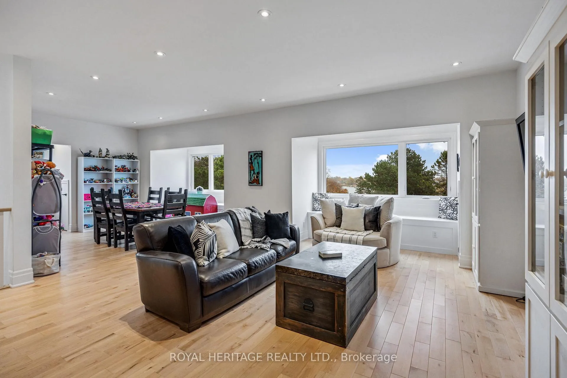 Photo 47 of 968 Essa Crescent, Pickering, West Shore — HOMEH