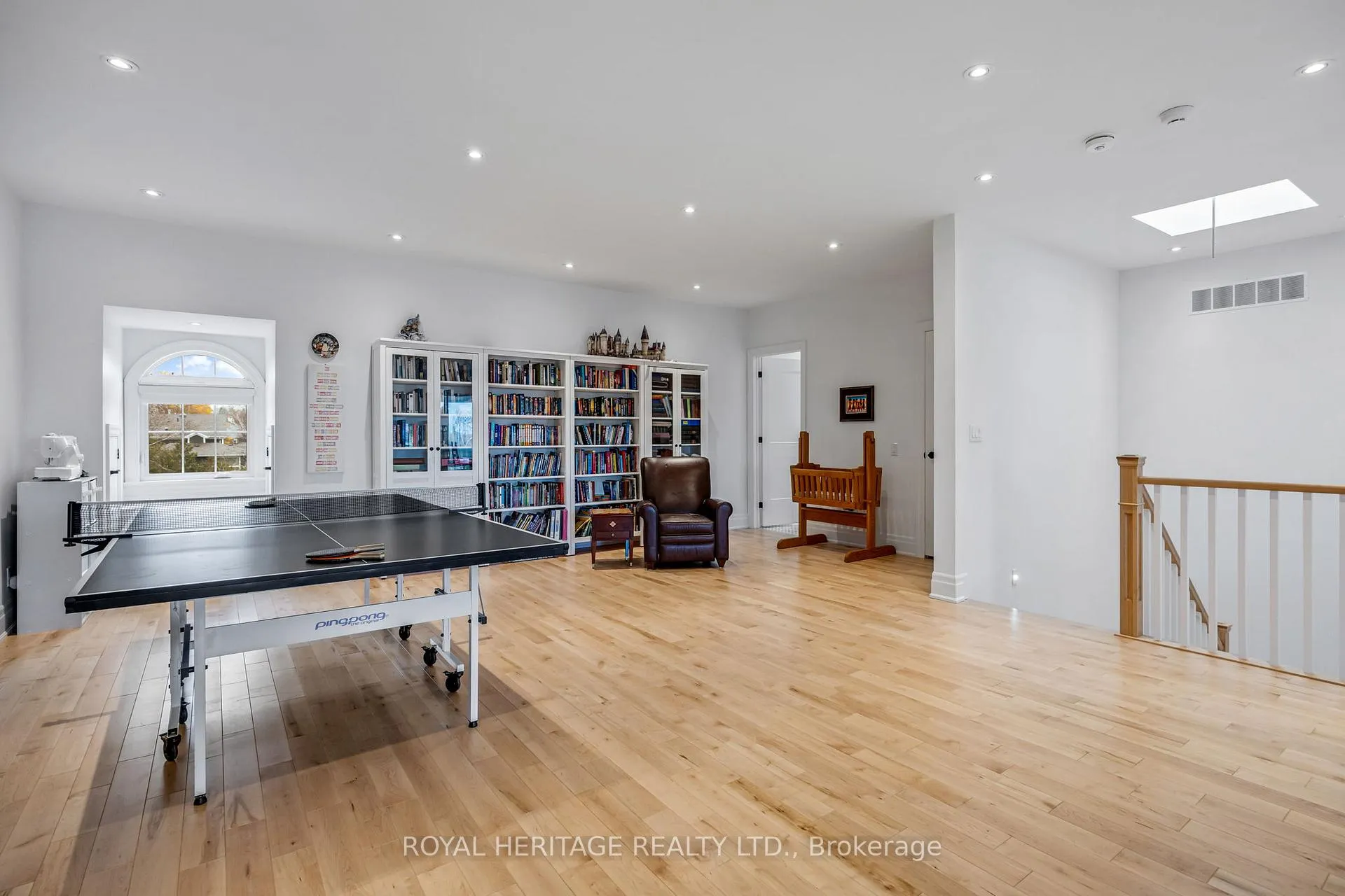 Photo 48 of 968 Essa Crescent, Pickering, West Shore — HOMEH