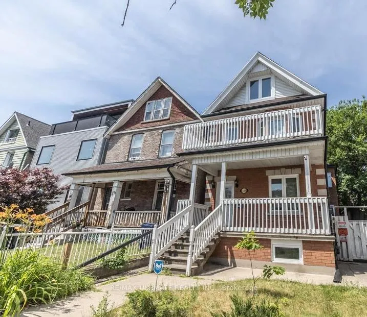 Front of Unit Lower, 3208 Dundas Street W