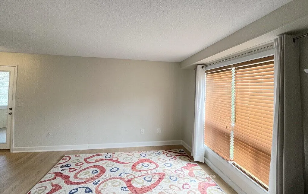 Photo 3 of 12C Sonnet Crescent, Ottawa, Westcliffe Estates — HOMEH